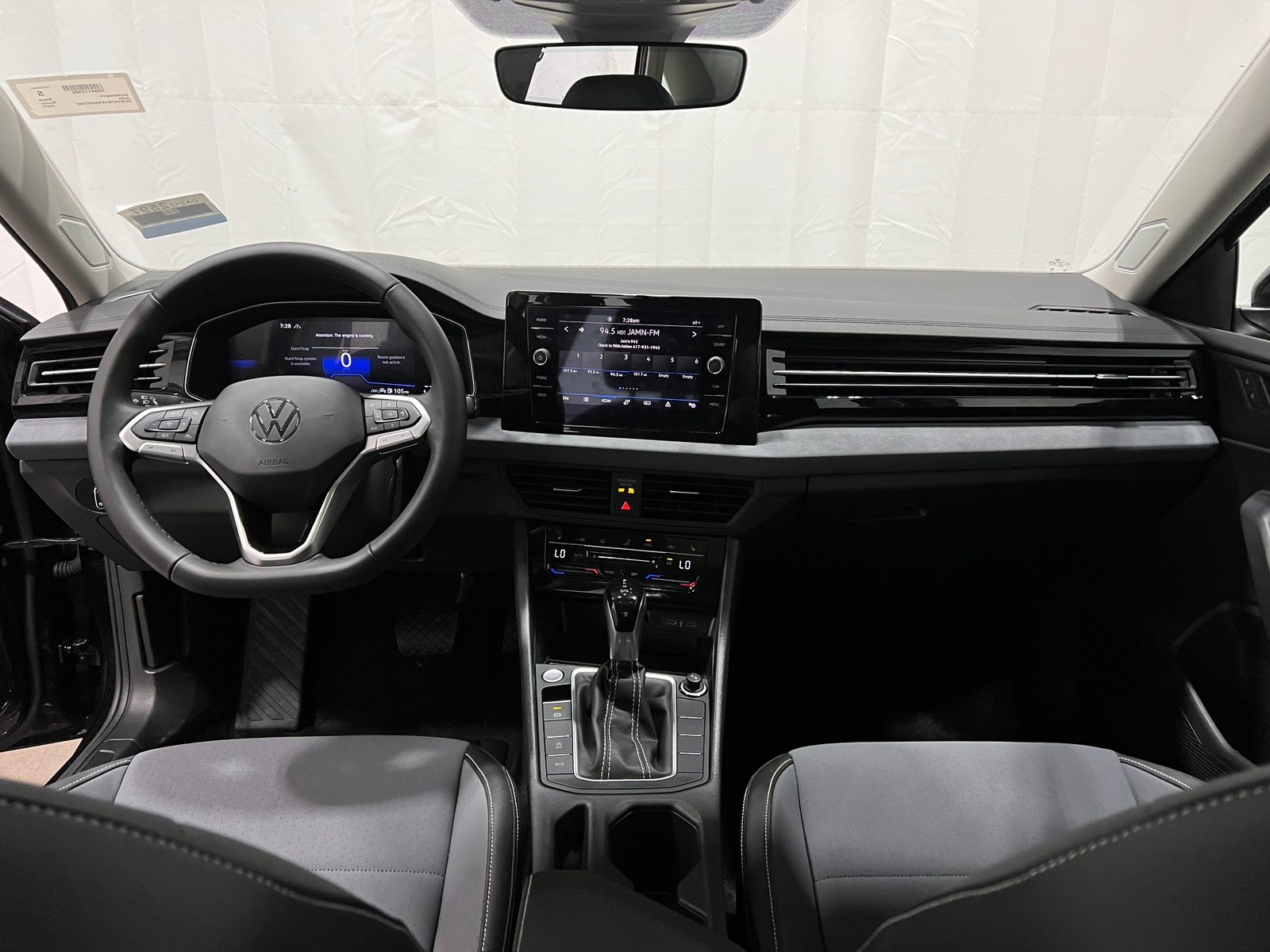 Thumbnail: 2025 Volkswagen Jetta - 3