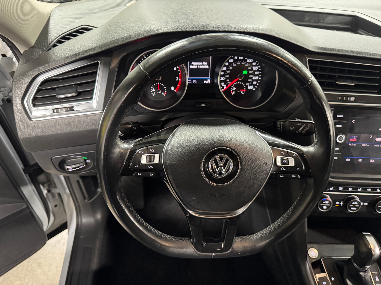 Thumbnail: 2018 Volkswagen Tiguan - 4