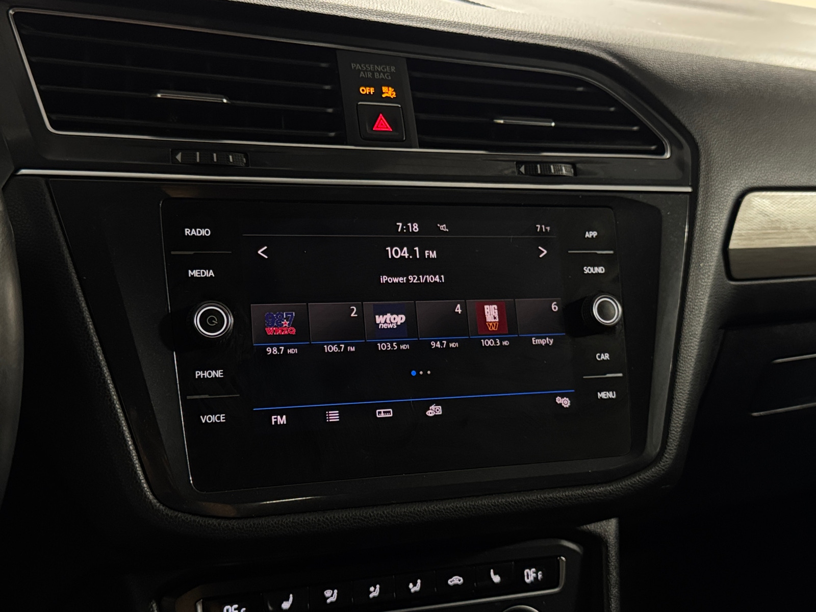 Thumbnail: 2018 Volkswagen Tiguan - 3
