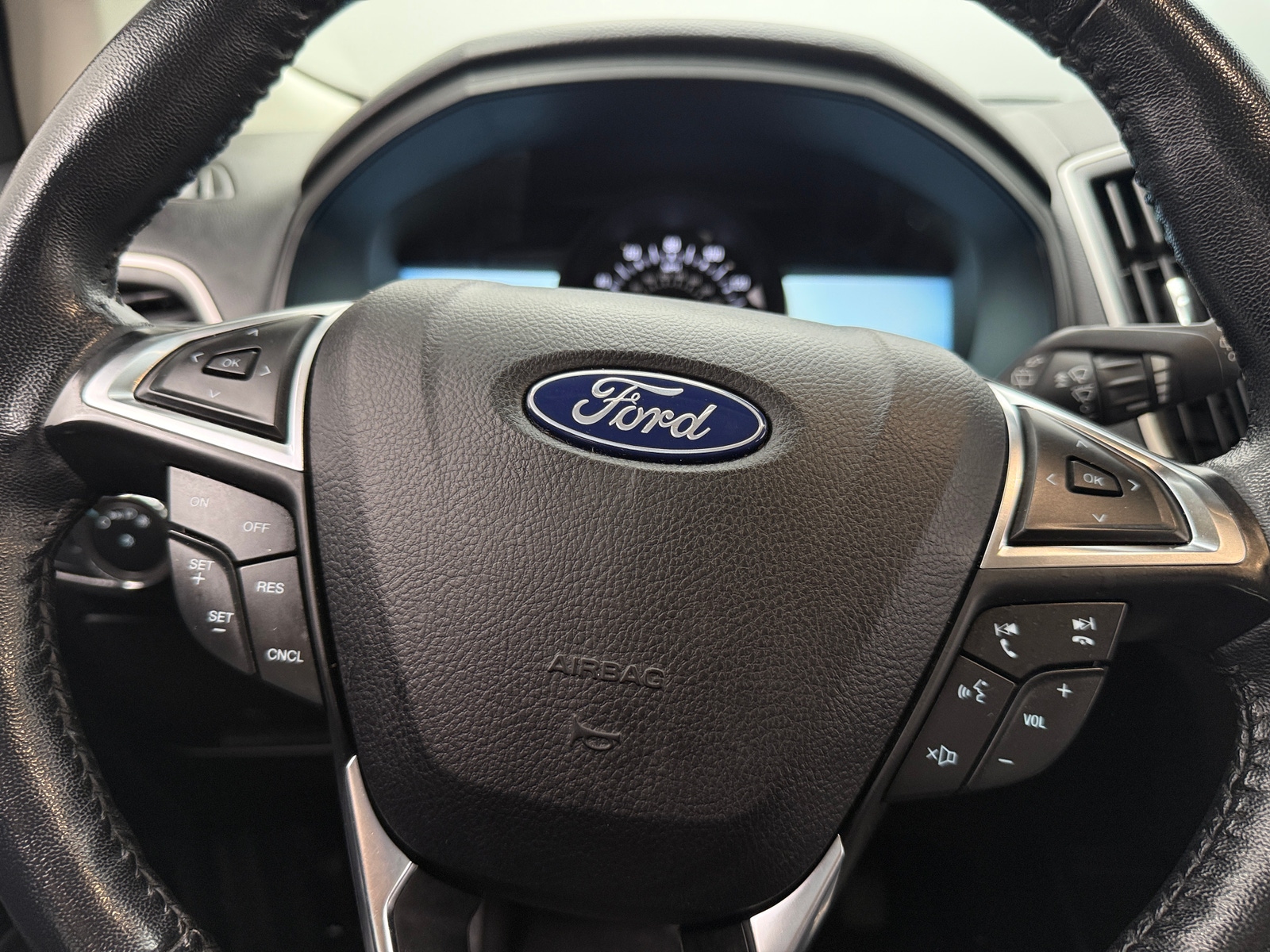 Thumbnail: 2023 Ford Edge - 4