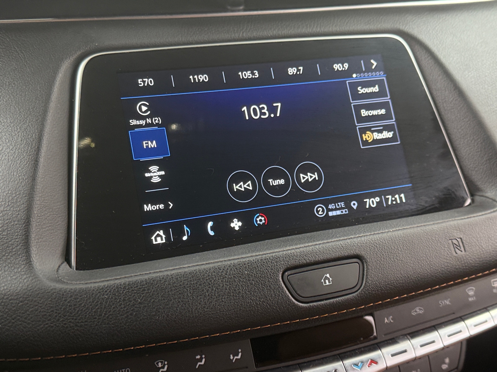Thumbnail: 2021 Cadillac XT4 - 3