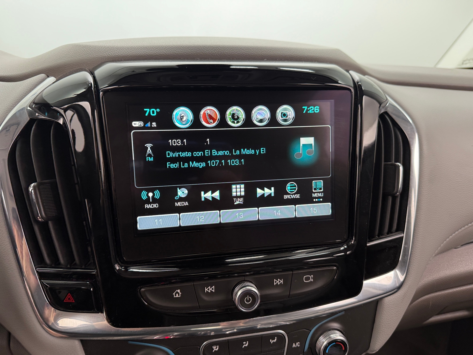 Thumbnail: 2018 Chevrolet Traverse - 3