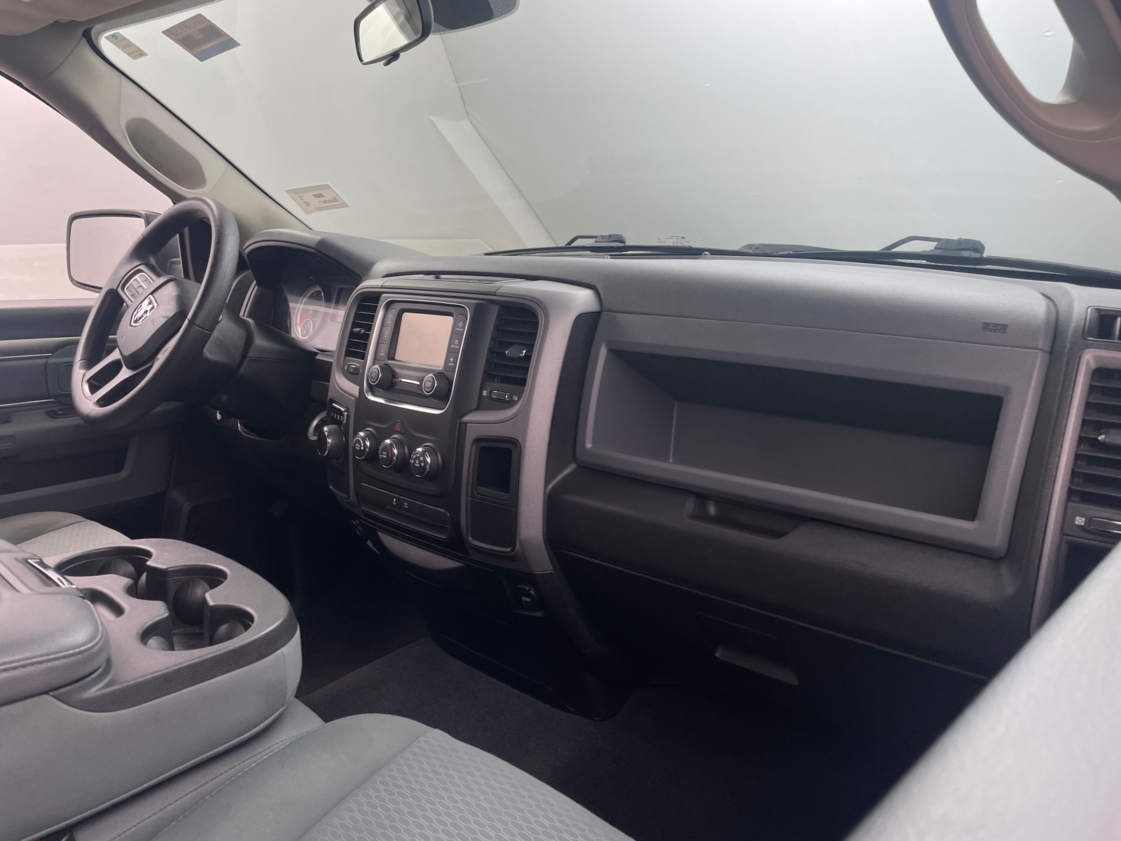 Thumbnail: 2019 RAM 1500 Classic - 3