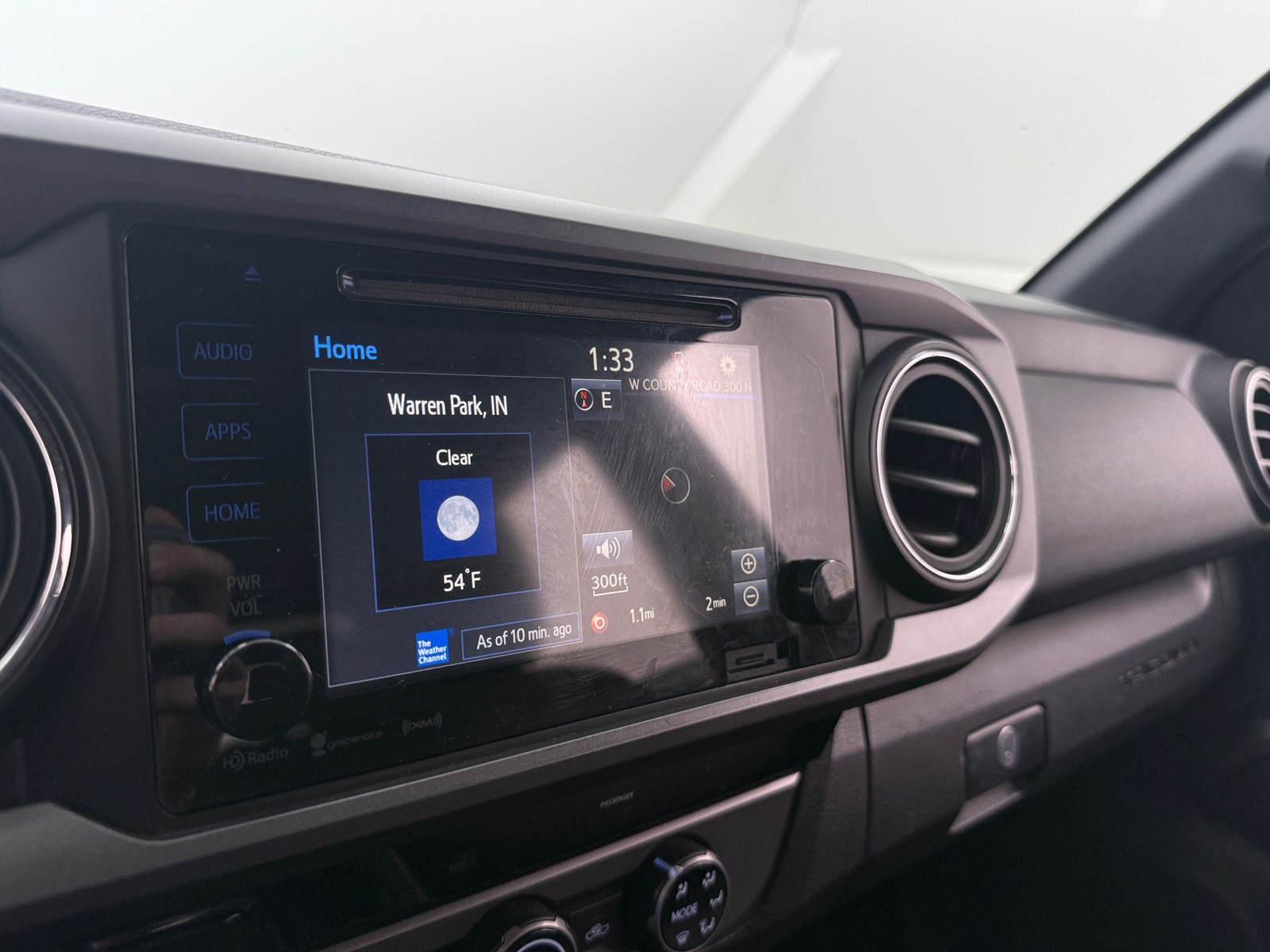 Thumbnail: 2016 Toyota Tacoma - 4