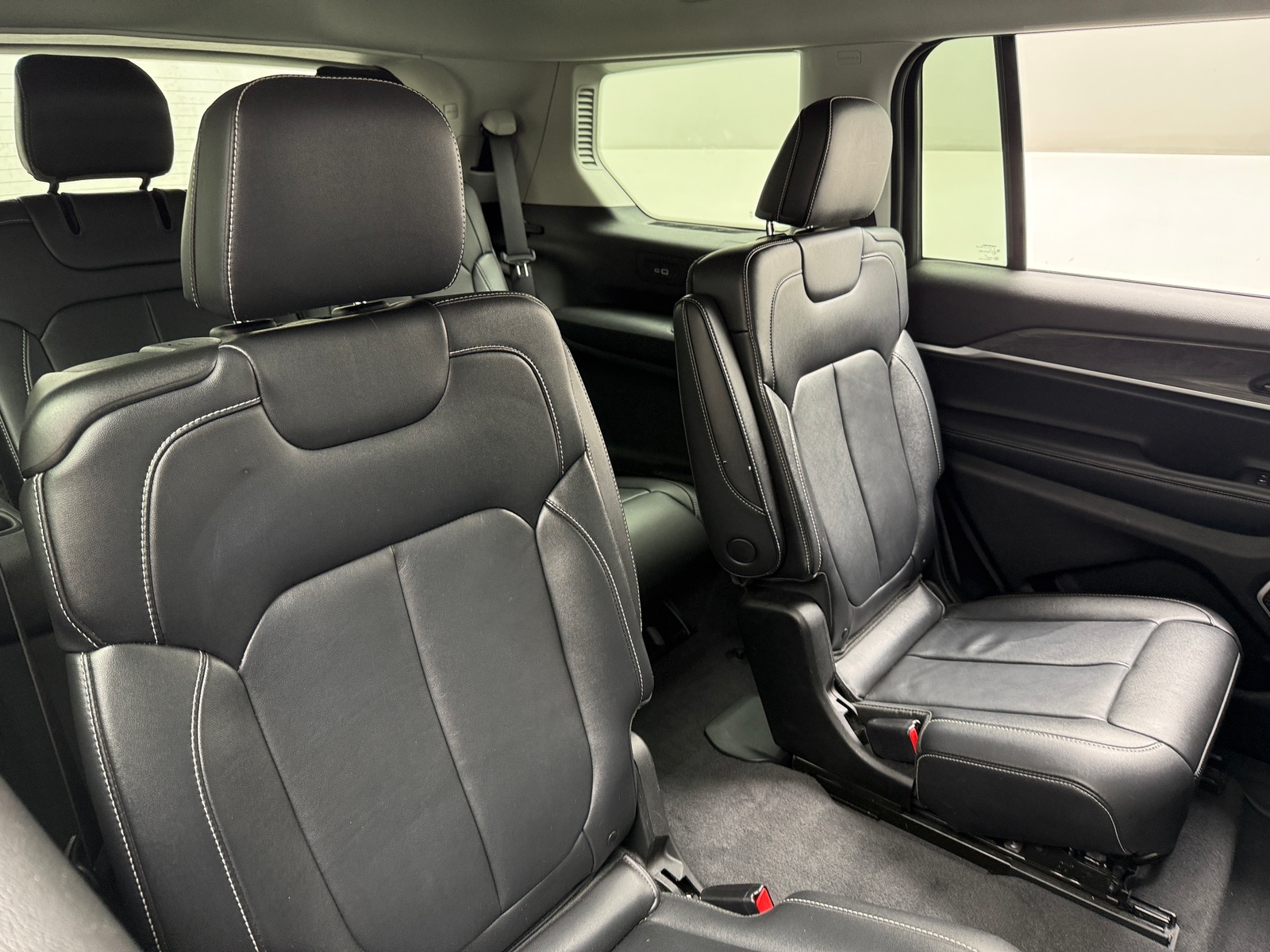 Thumbnail: 2022 Jeep Grand Cherokee L - 5