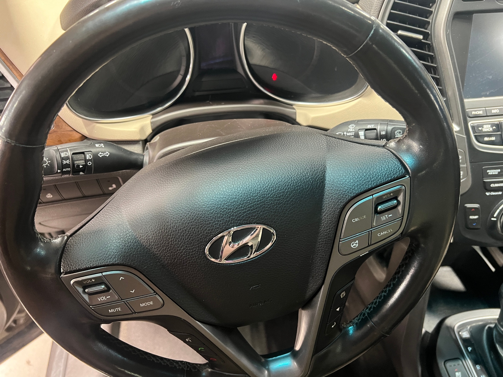 Thumbnail: 2014 Hyundai Santa Fe - 4