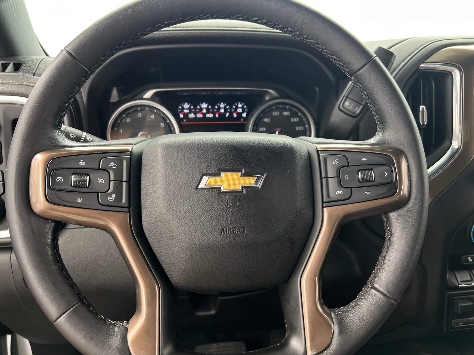 Thumbnail: 2022 Chevrolet Silverado 3500 - 4