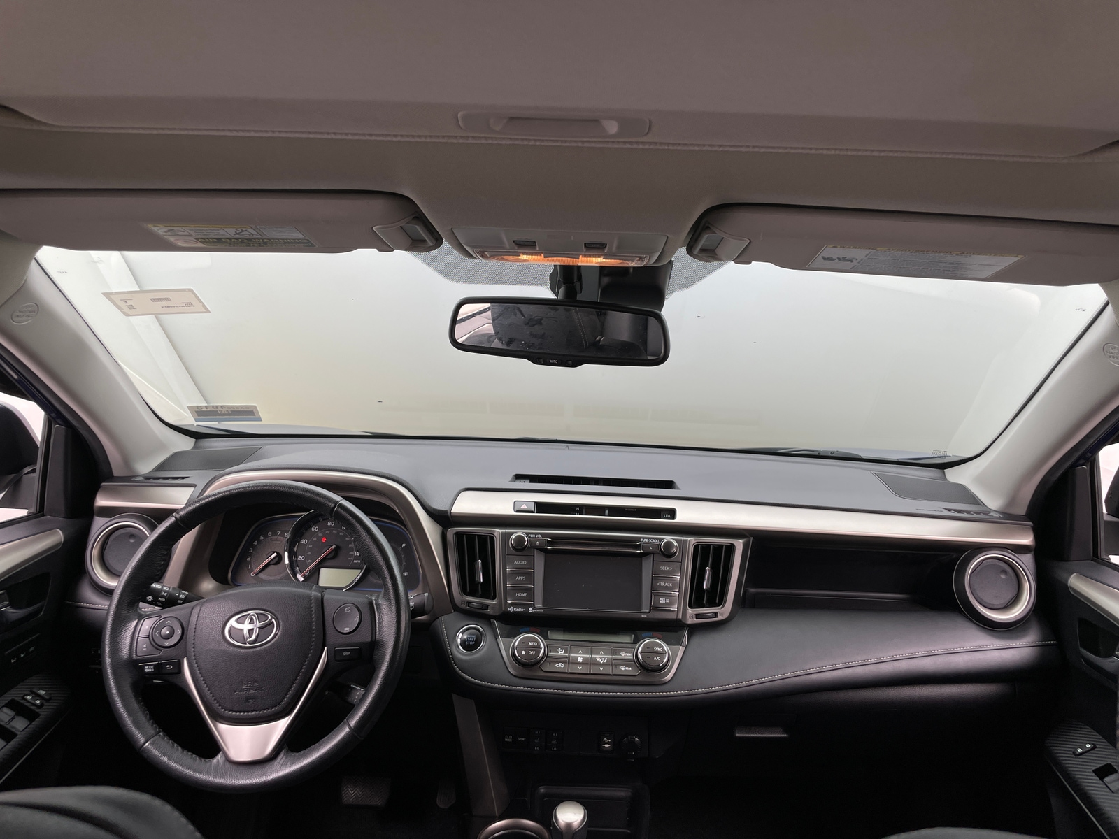 Thumbnail: 2015 Toyota RAV4 - 2