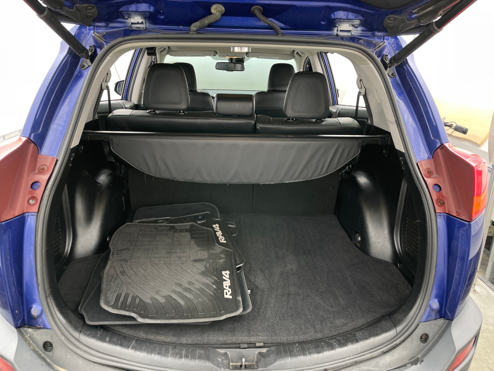 Thumbnail: 2015 Toyota RAV4 - 6