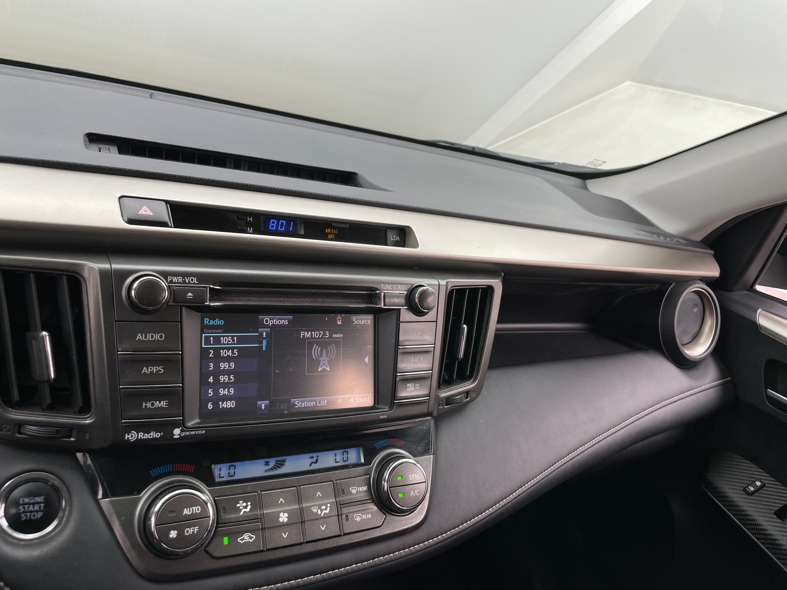 Thumbnail: 2015 Toyota RAV4 - 3