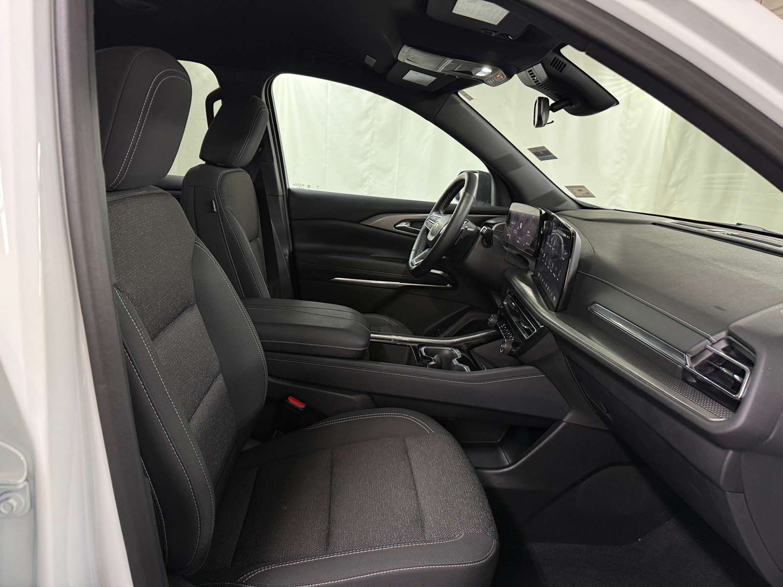 Thumbnail: 2025 Chevrolet Traverse - 2