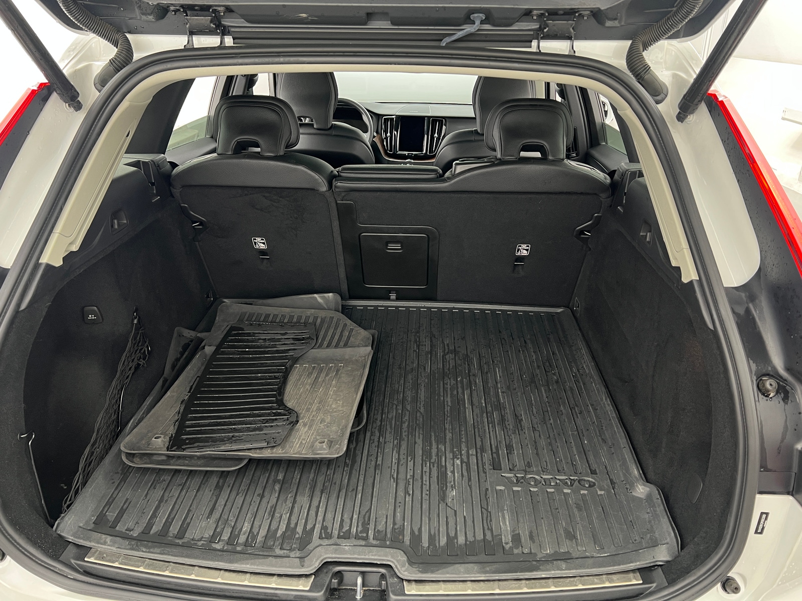 Thumbnail: 2021 Volvo XC60 - 6
