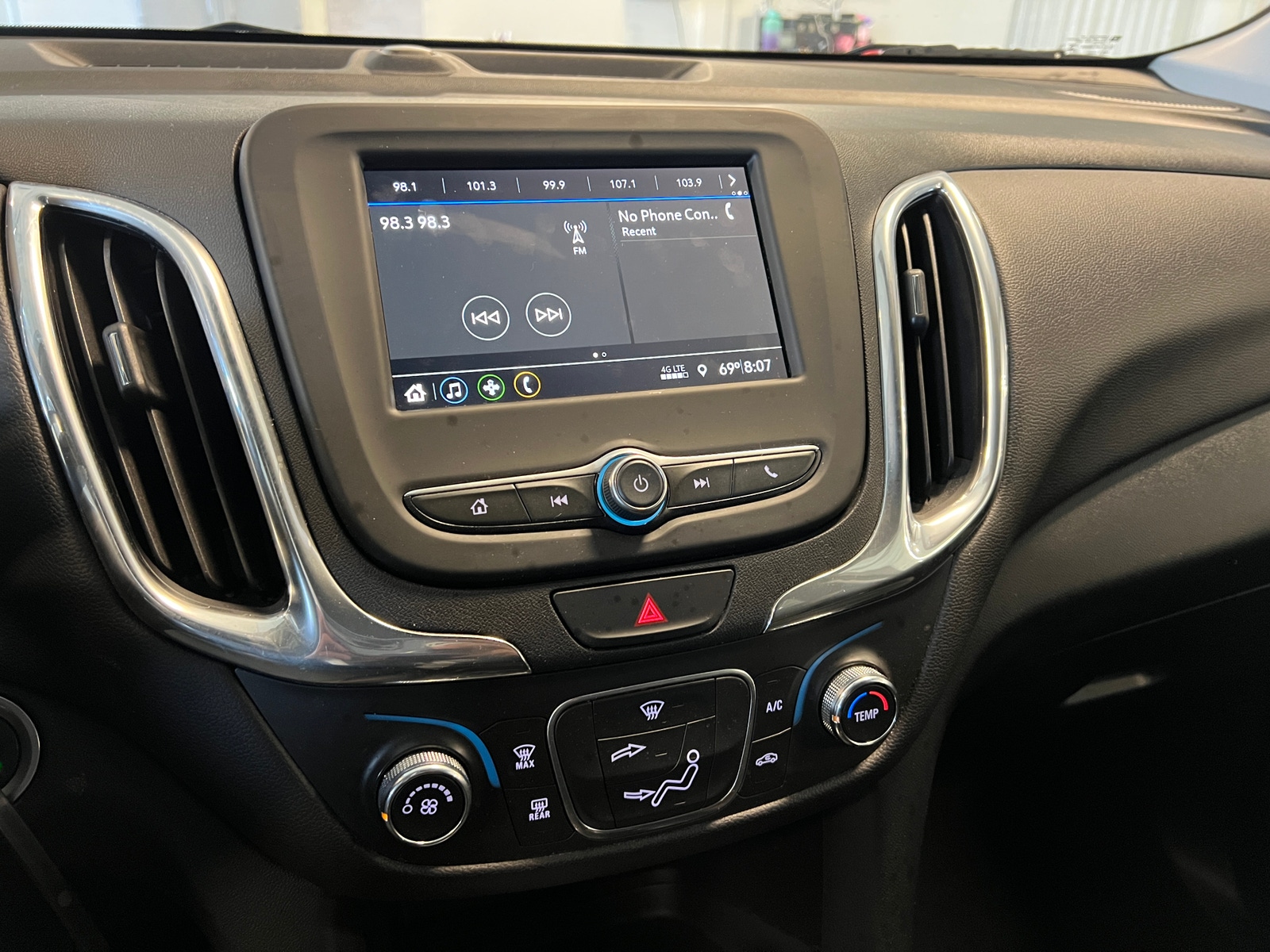 Thumbnail: 2019 Chevrolet Equinox - 4