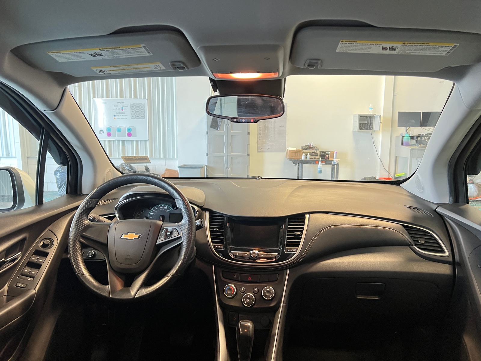 Thumbnail: 2018 Chevrolet Trax - 3