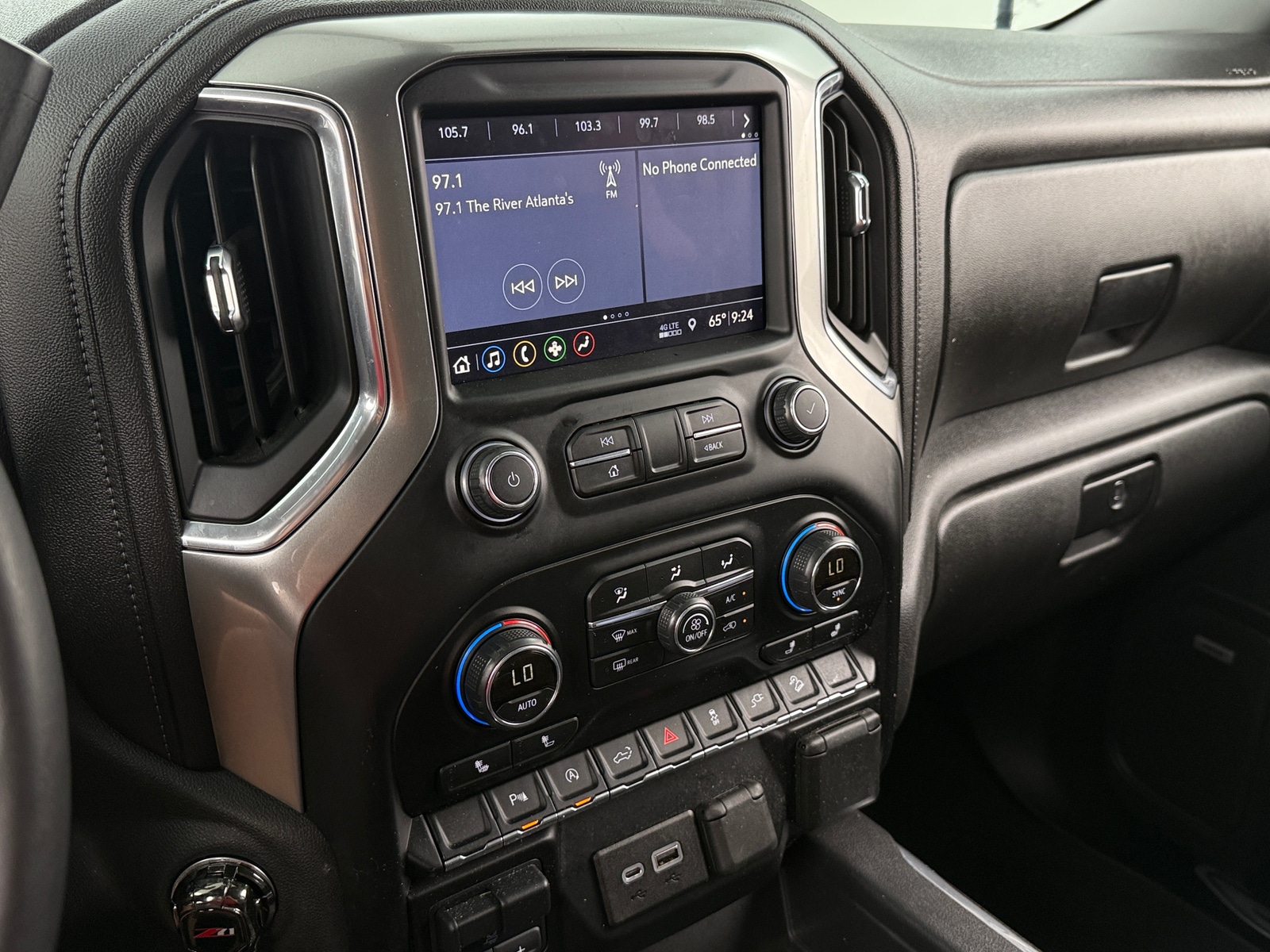 Thumbnail: 2019 Chevrolet Silverado 1500 - 4