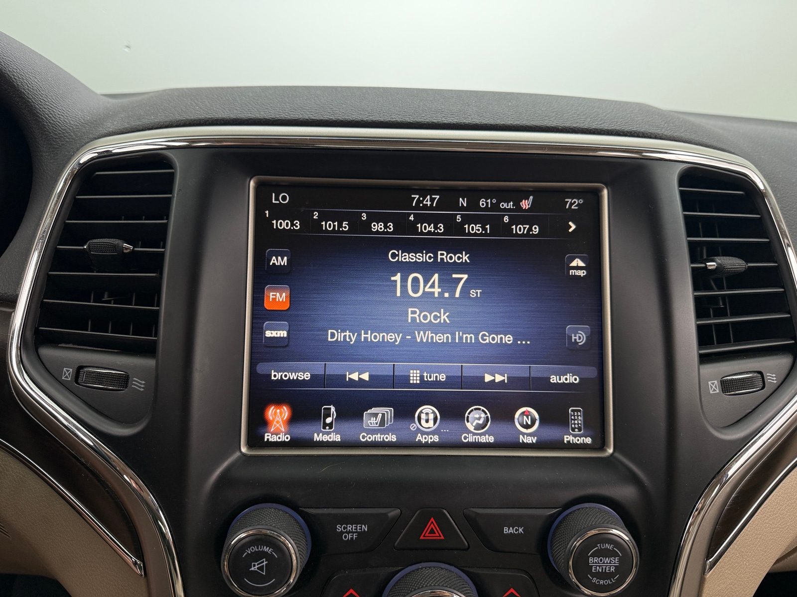 Thumbnail: 2015 Jeep Grand Cherokee - 3