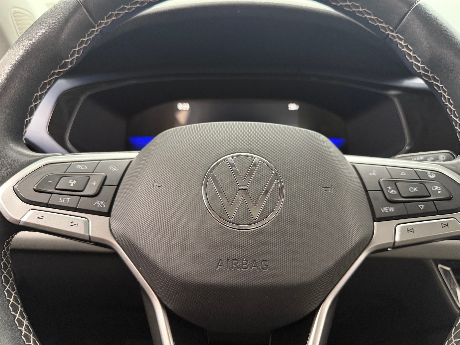 Thumbnail: 2022 Volkswagen Taos - 5