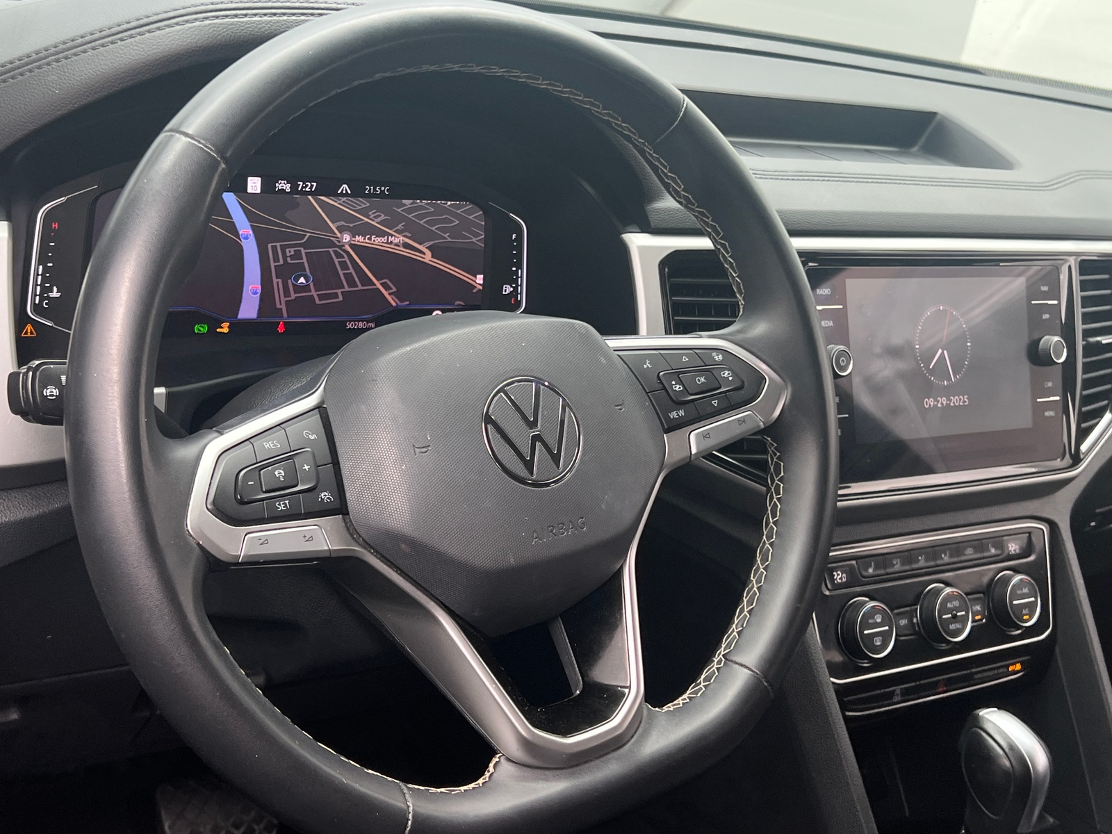 Thumbnail: 2023 Volkswagen Atlas - 4