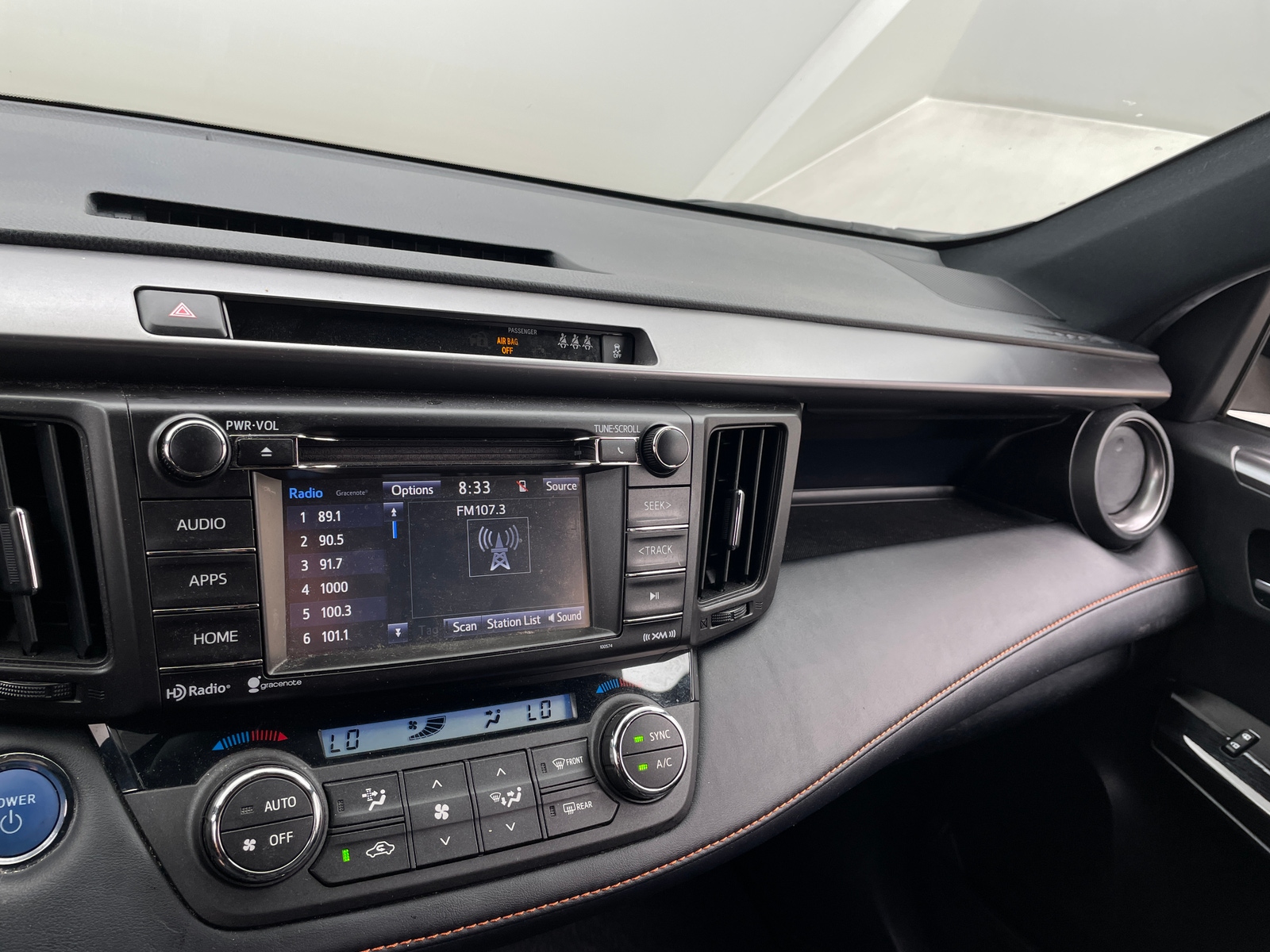 Thumbnail: 2018 Toyota RAV4 - 3