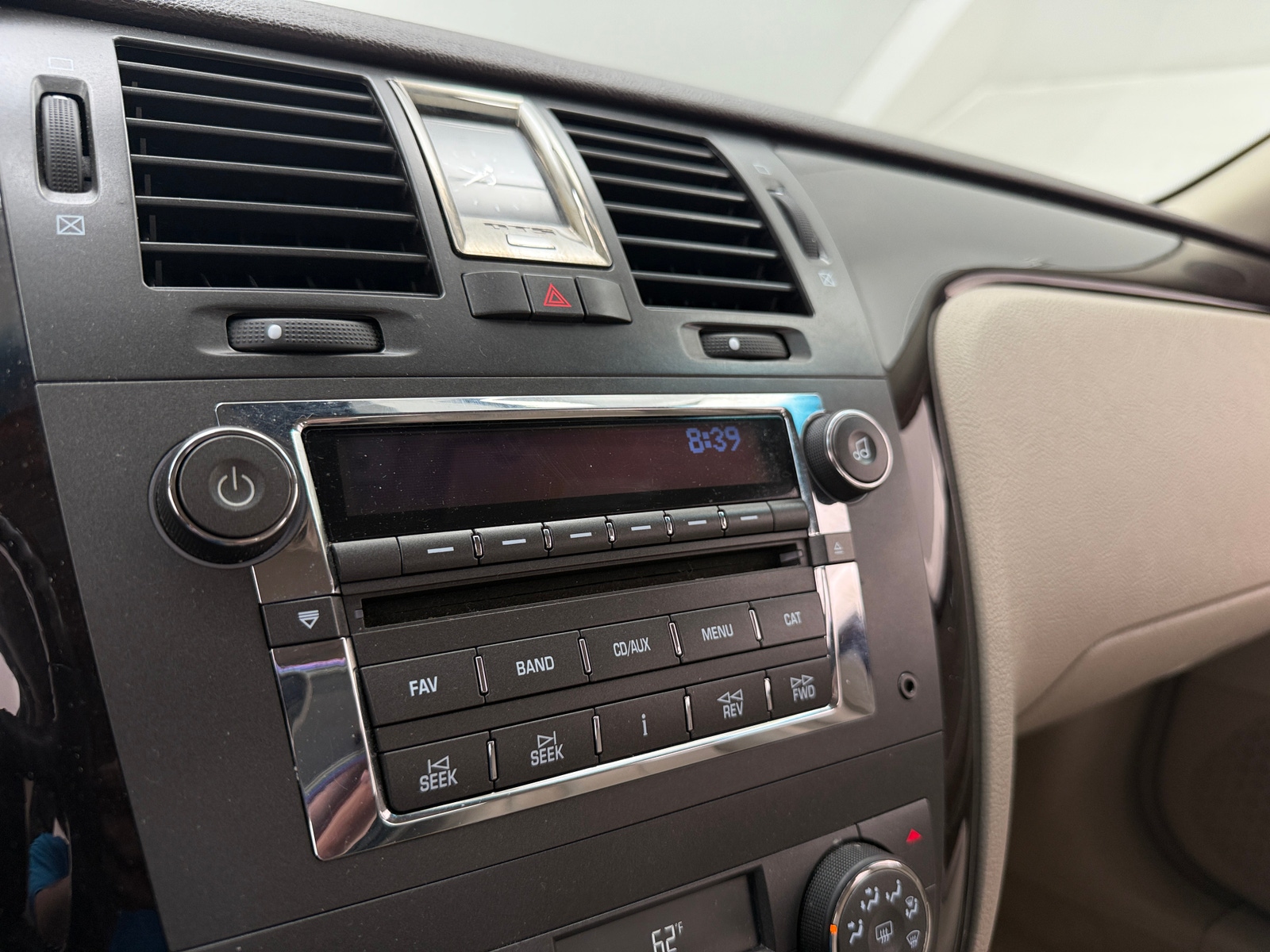 Thumbnail: 2011 Cadillac DTS - 3