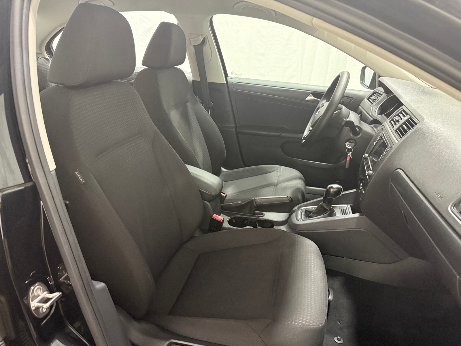 Thumbnail: 2016 Volkswagen Jetta - 2