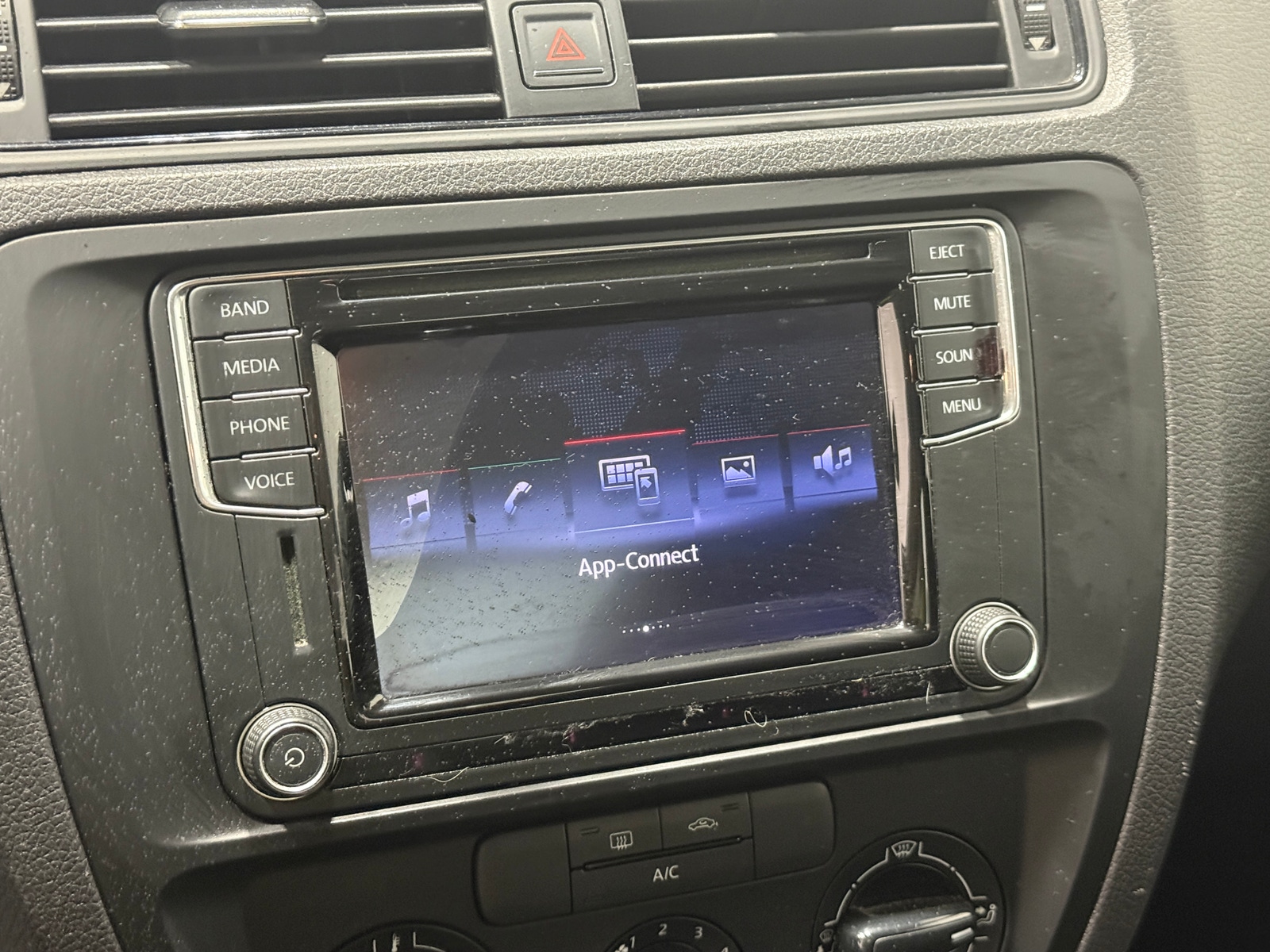 Thumbnail: 2016 Volkswagen Jetta - 4