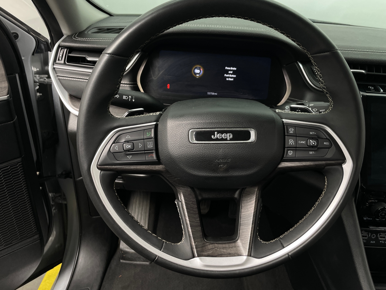 Thumbnail: 2023 Jeep Grand Cherokee L - 4