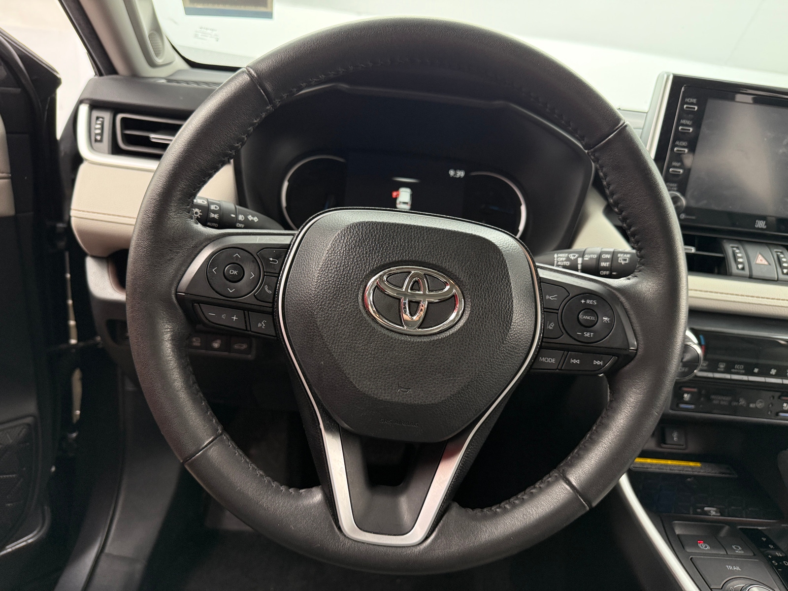 Thumbnail: 2021 Toyota RAV4 - 4