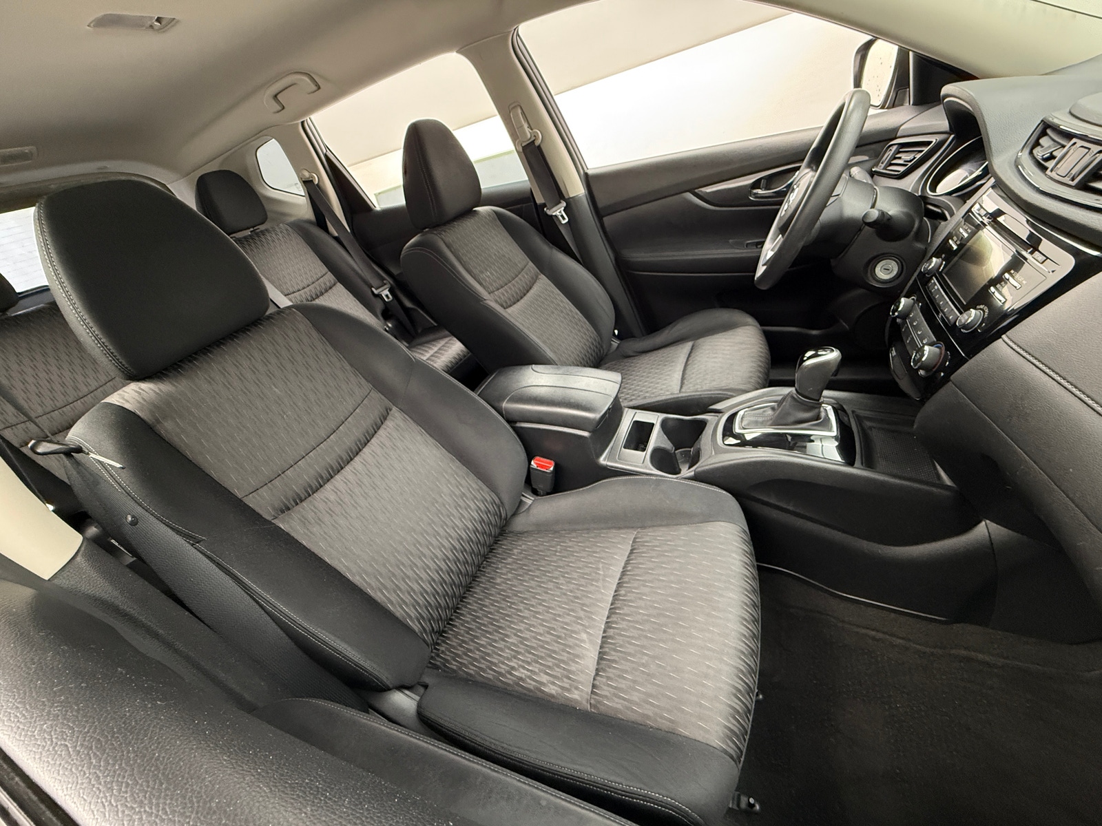Thumbnail: 2017 Nissan Rogue - 2