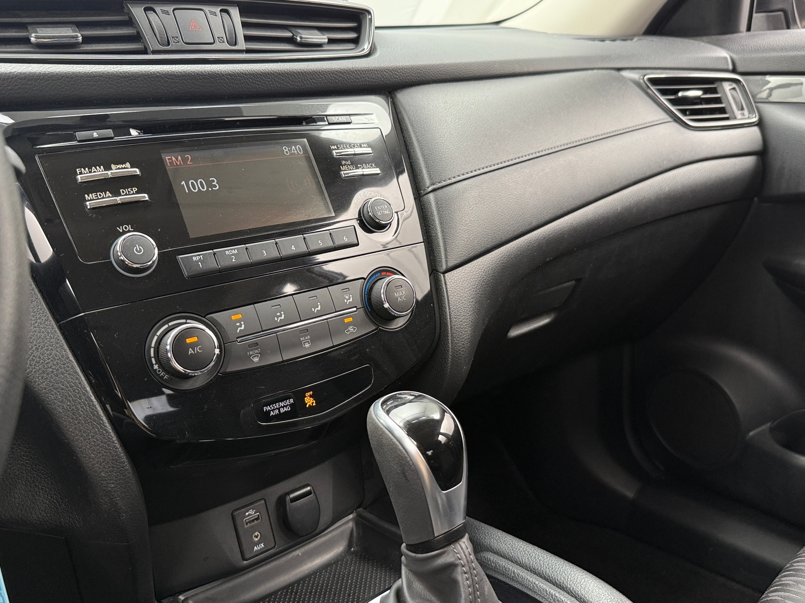 Thumbnail: 2017 Nissan Rogue - 4
