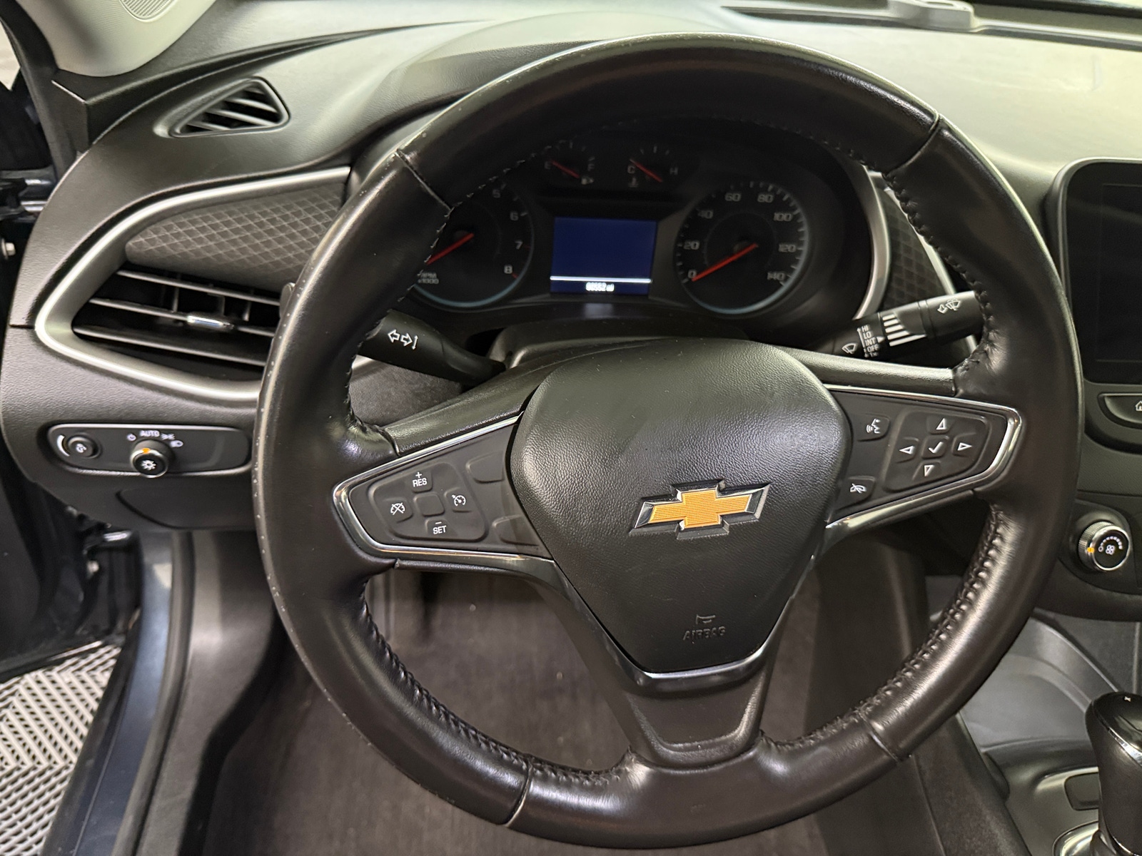 Thumbnail: 2020 Chevrolet Malibu - 5