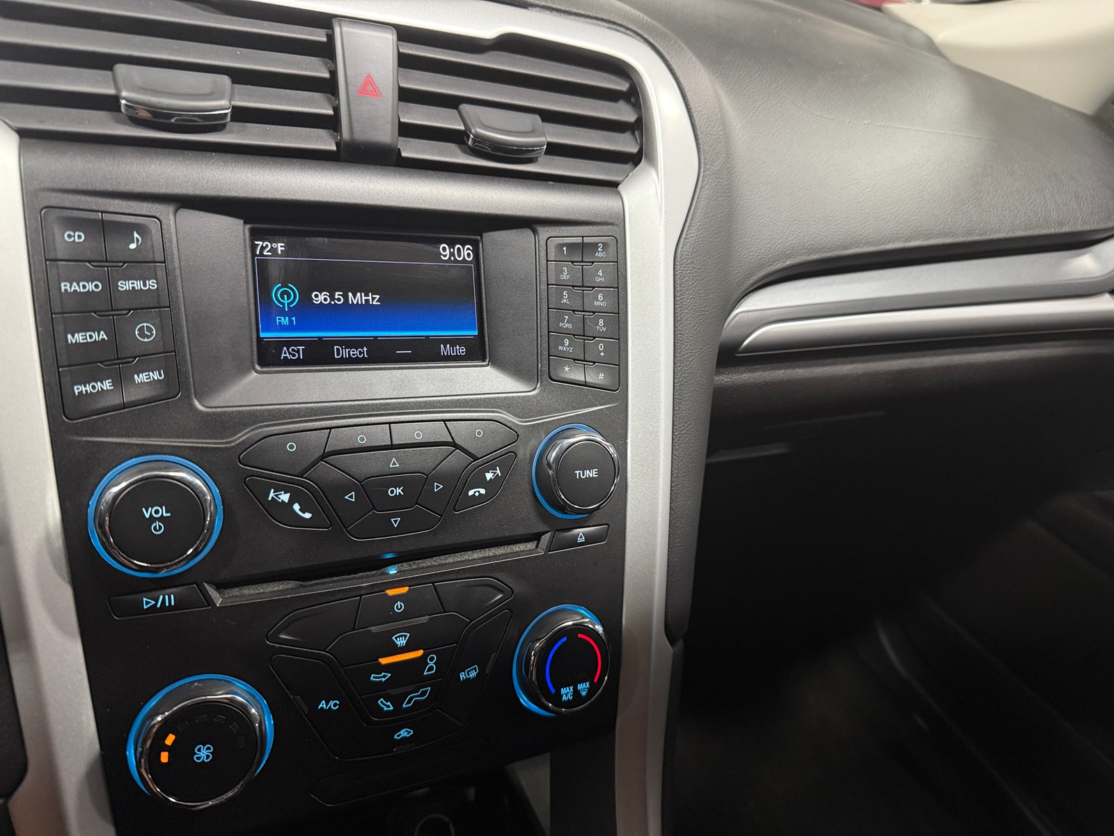 Thumbnail: 2016 Ford Fusion - 4