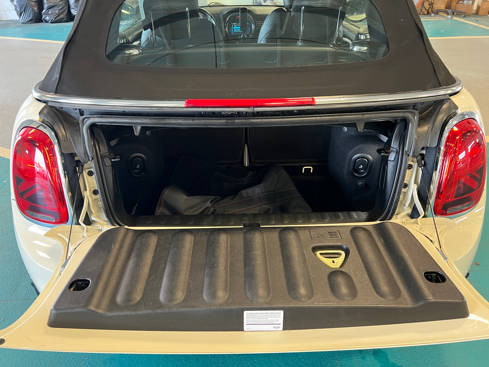 Thumbnail: 2019 MINI Cooper Convertible - 6