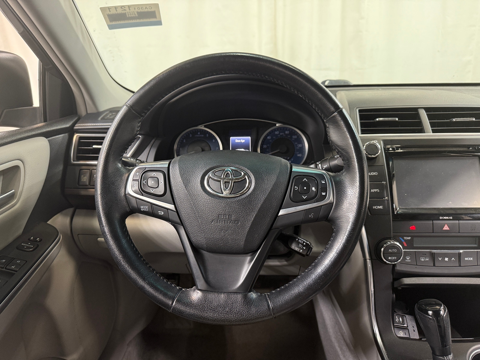 Thumbnail: 2016 Toyota Camry - 4