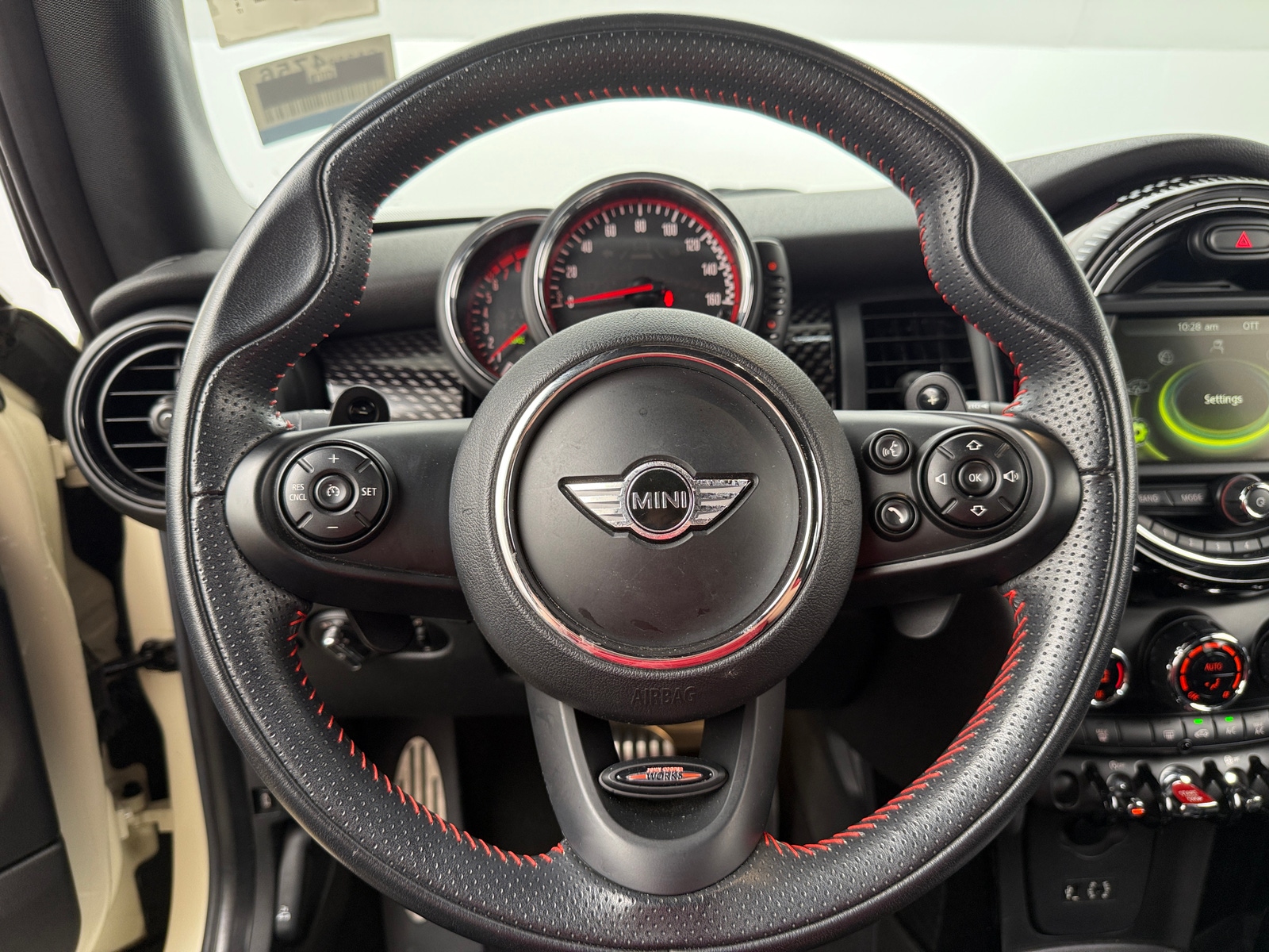 Thumbnail: 2017 MINI Cooper Hardtop - 4