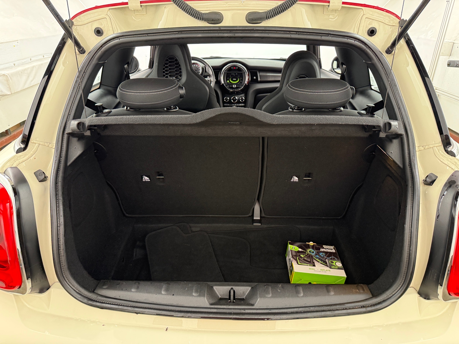 Thumbnail: 2017 MINI Cooper Hardtop - 6