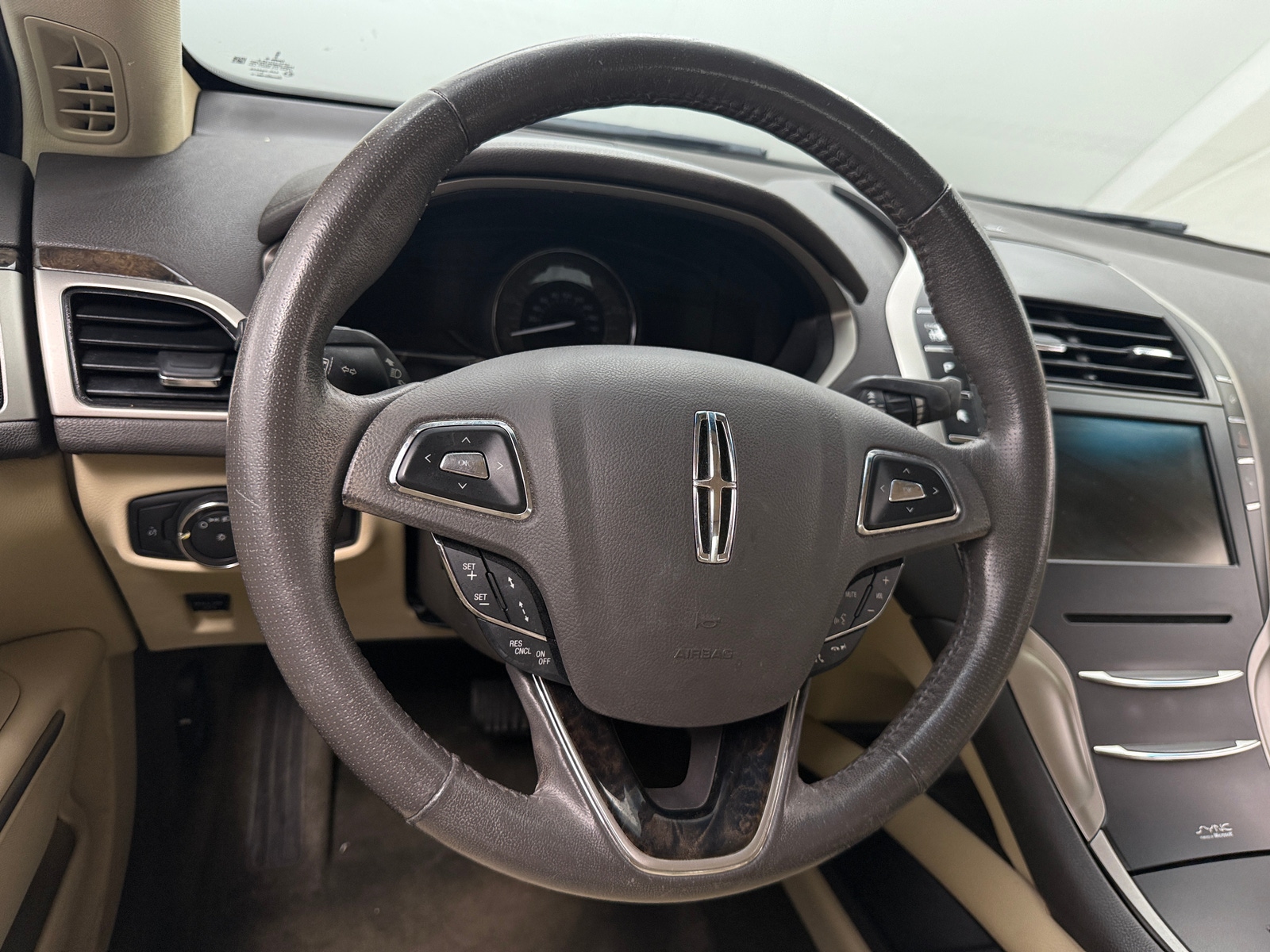 Thumbnail: 2014 Lincoln MKZ - 4