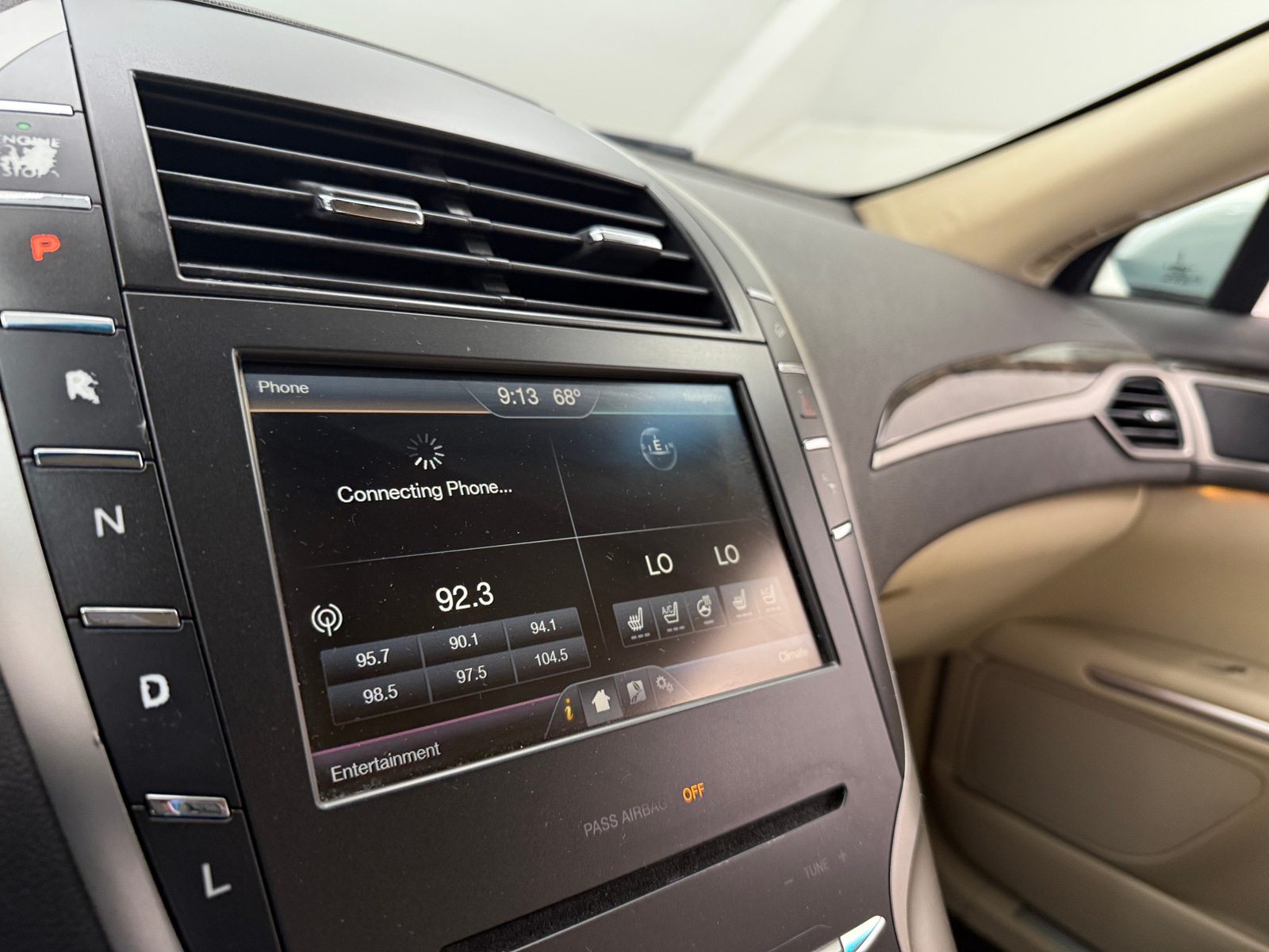 Thumbnail: 2014 Lincoln MKZ - 3