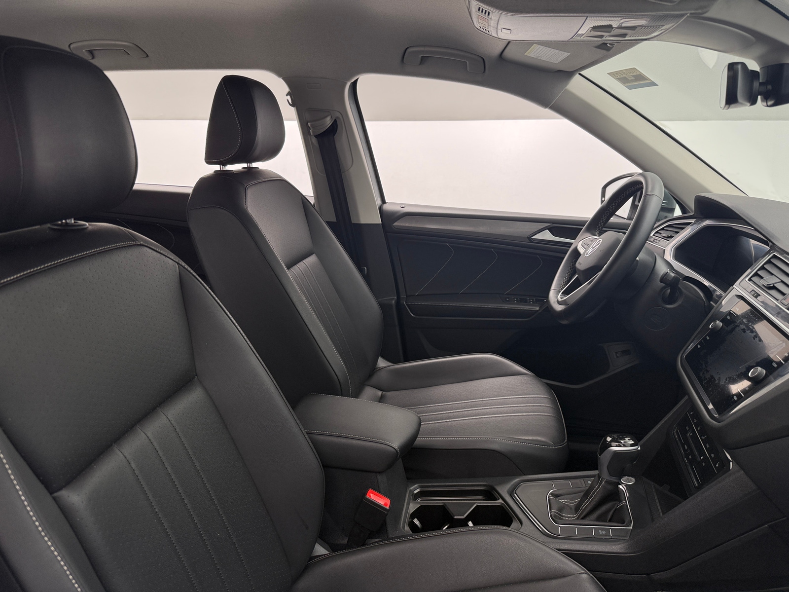 Thumbnail: 2024 Volkswagen Tiguan - 2