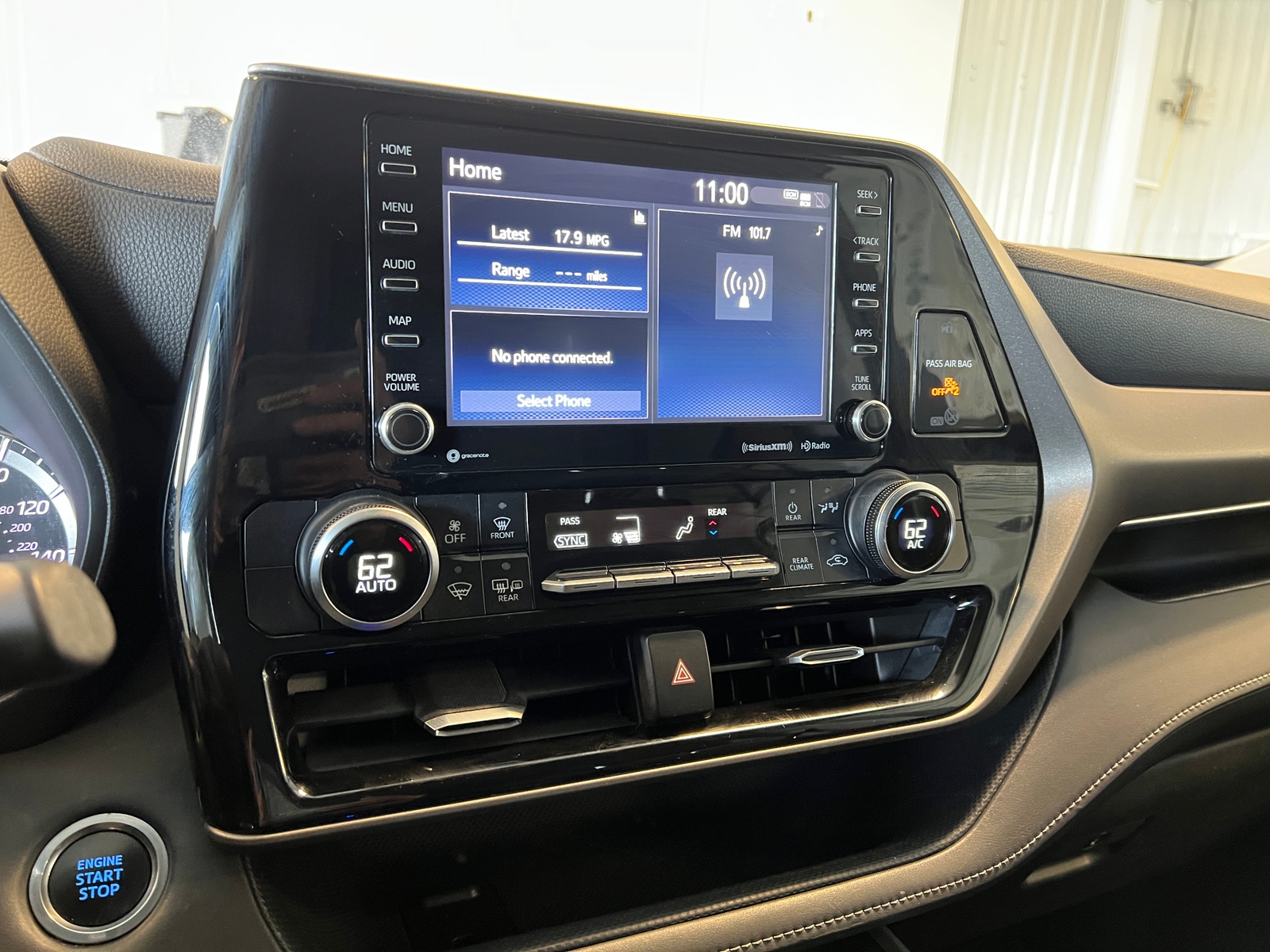 Thumbnail: 2020 Toyota Highlander - 4