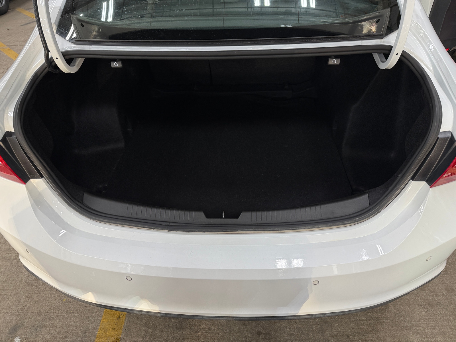 Thumbnail: 2023 Chevrolet Malibu - 7