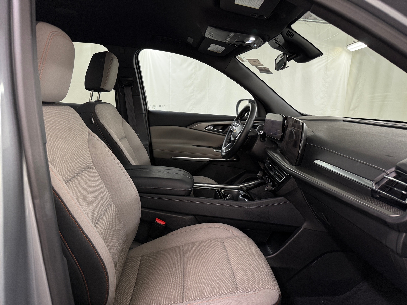 Thumbnail: 2025 Chevrolet Traverse - 2
