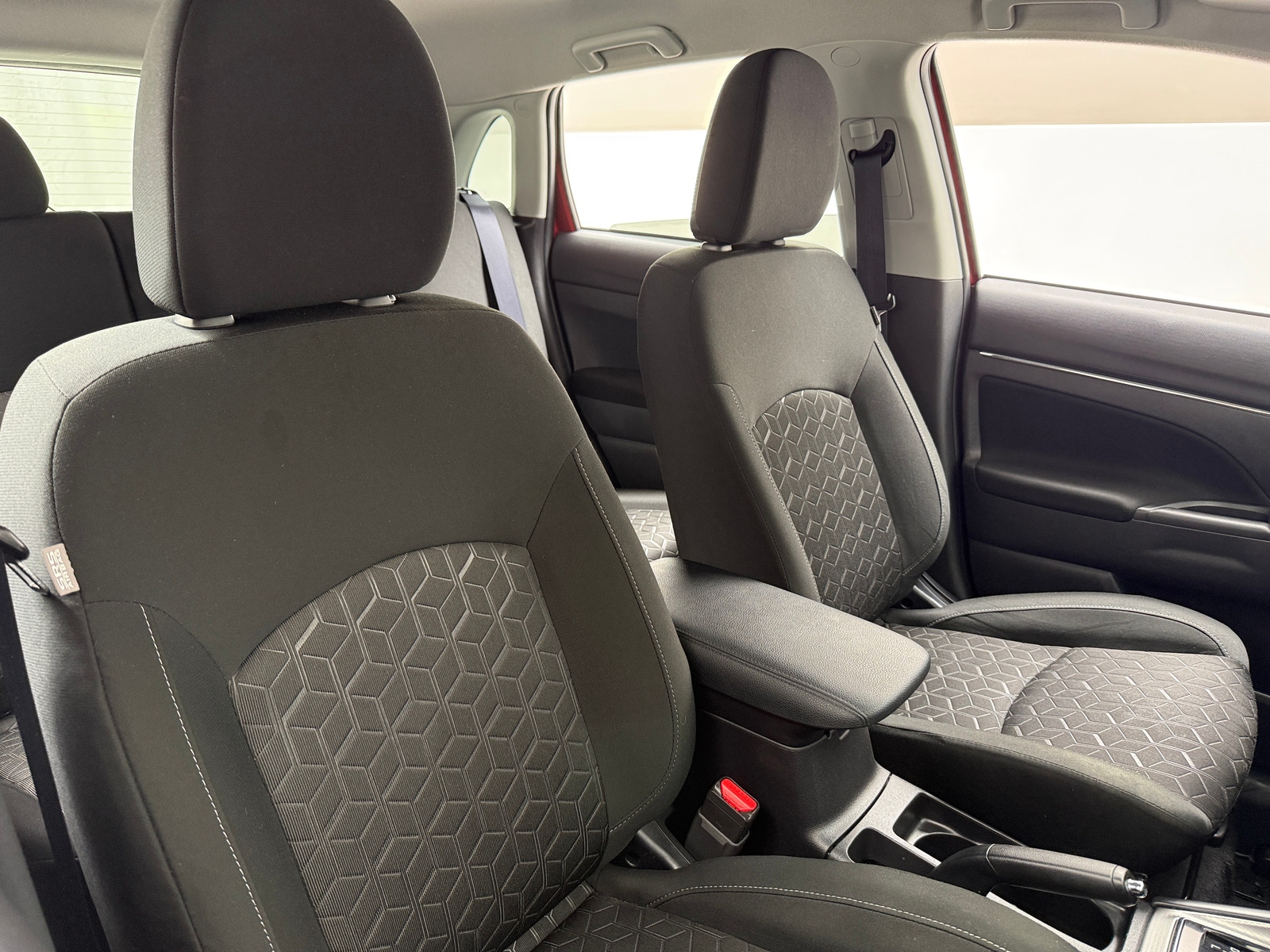 Thumbnail: 2024 Mitsubishi Outlander Sport - 2