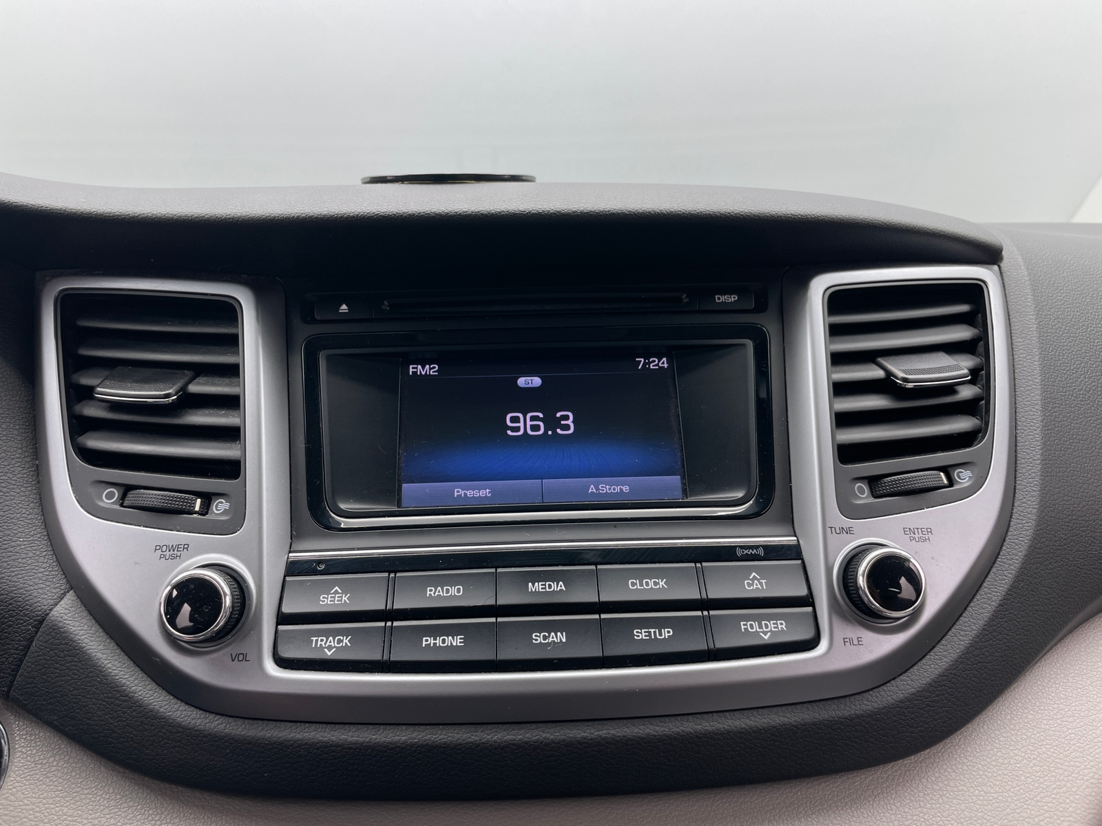 Thumbnail: 2017 Hyundai Tucson - 4