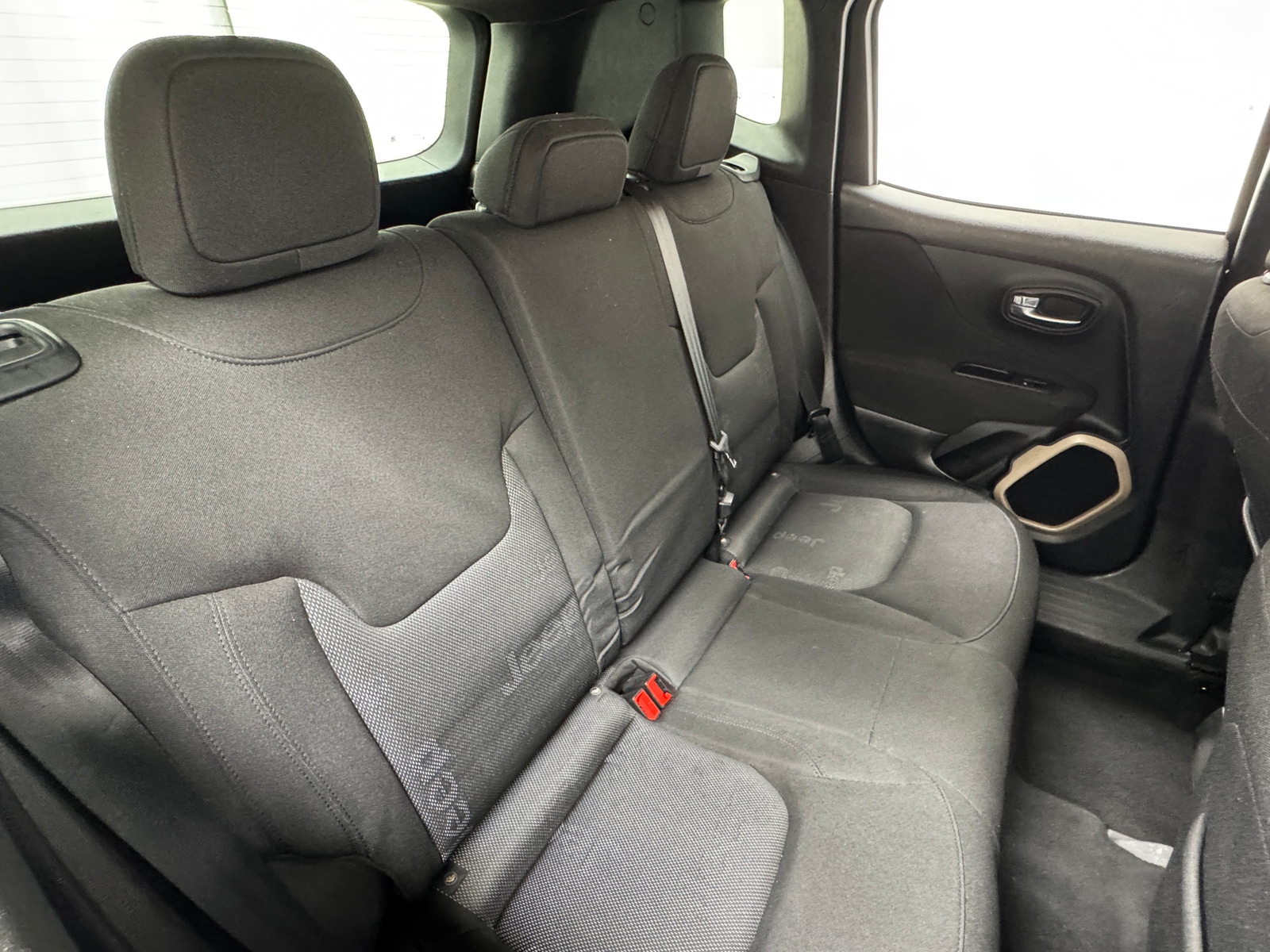 Thumbnail: 2015 Jeep Renegade - 6