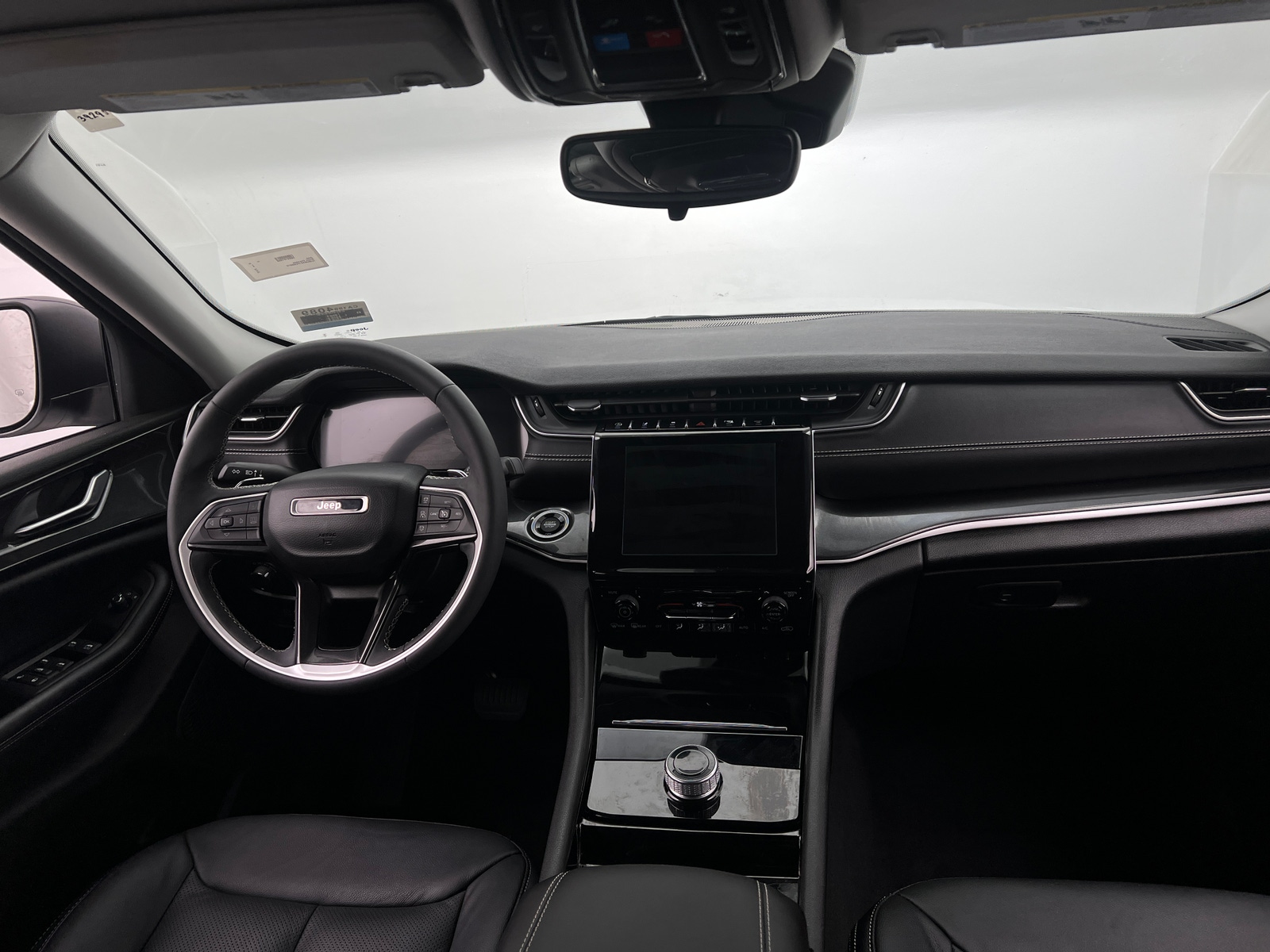 Thumbnail: 2023 Jeep Grand Cherokee - 3