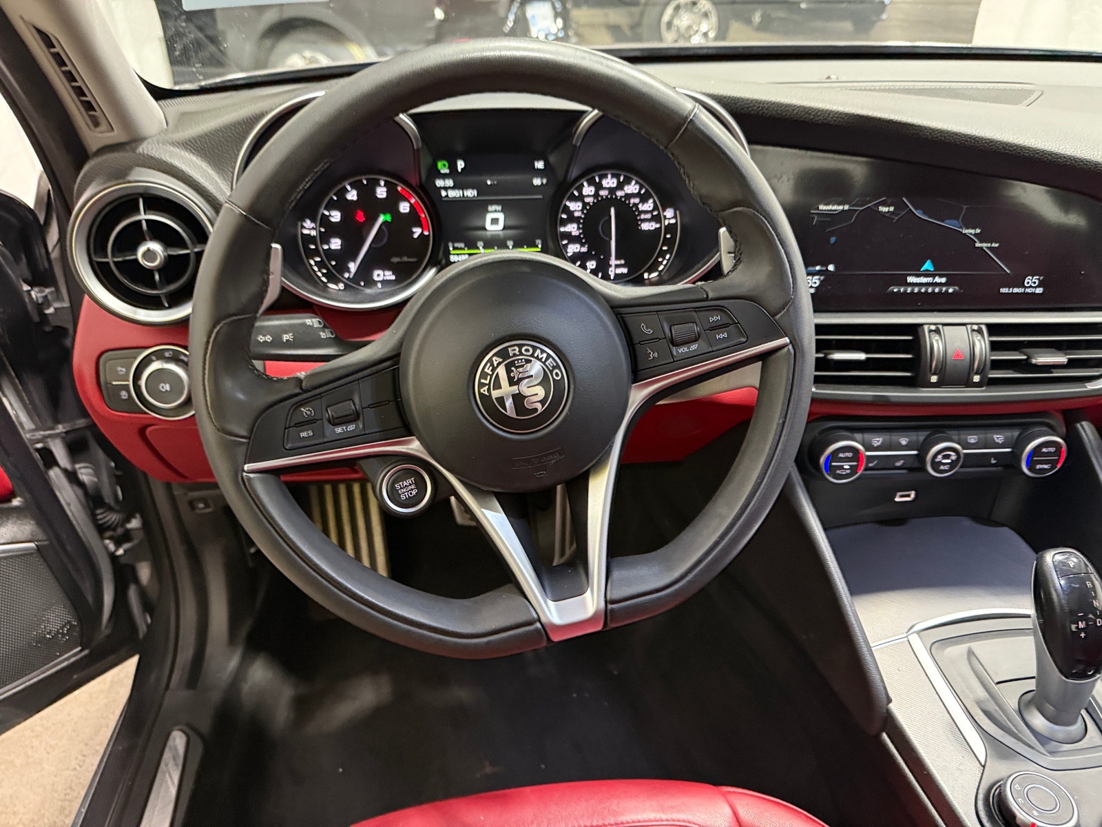 Thumbnail: 2018 Alfa Romeo Giulia - 4