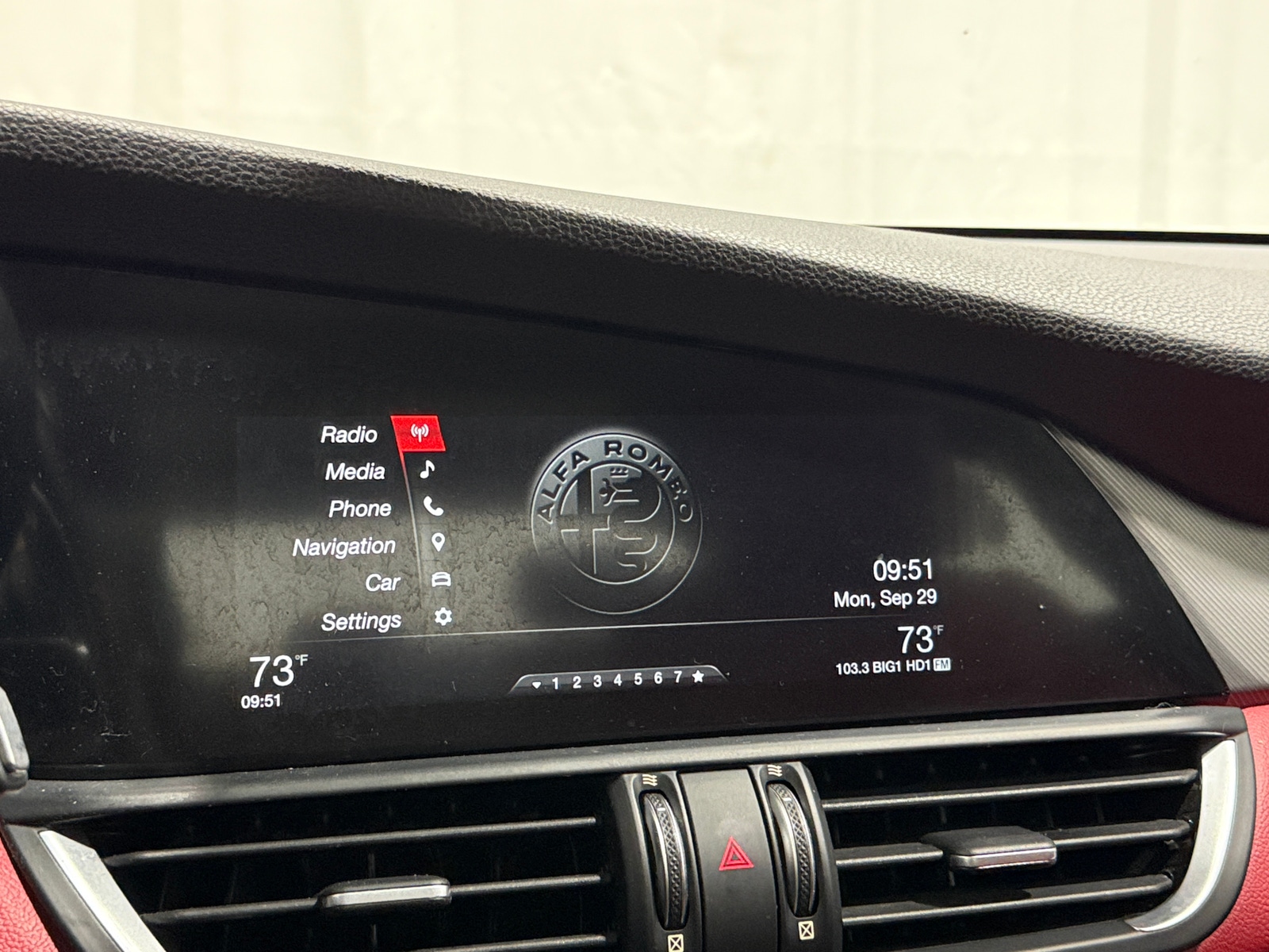 Thumbnail: 2018 Alfa Romeo Giulia - 3