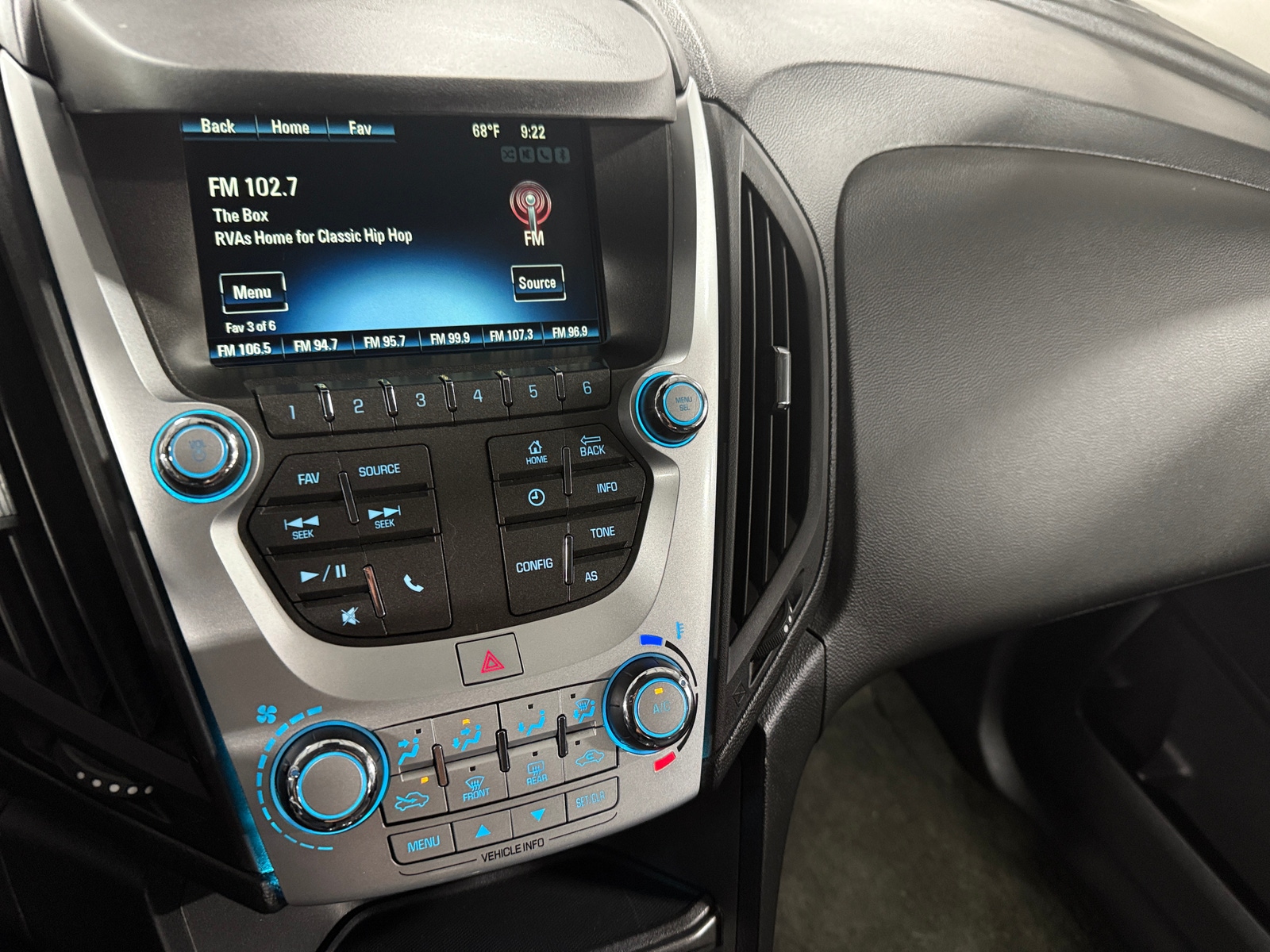 Thumbnail: 2017 Chevrolet Equinox - 4