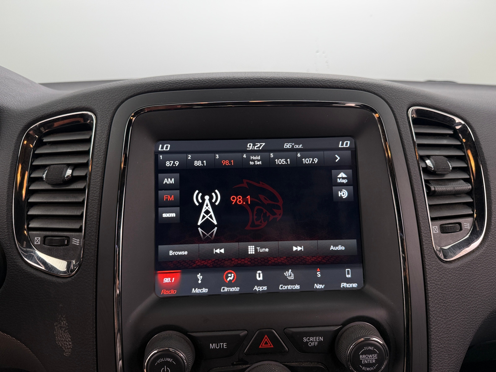 Thumbnail: 2018 Dodge Durango - 3
